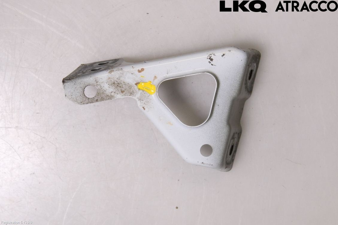 Volkswagen VW TIGUAN 07-16 Skärmfäste Fram Hö
