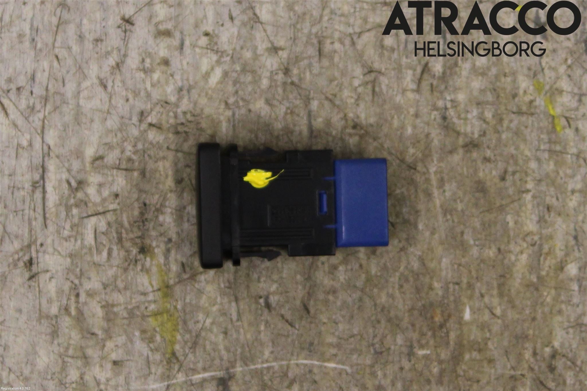 Mitsubishi ECLIPS CROSS Strömställare Elruta