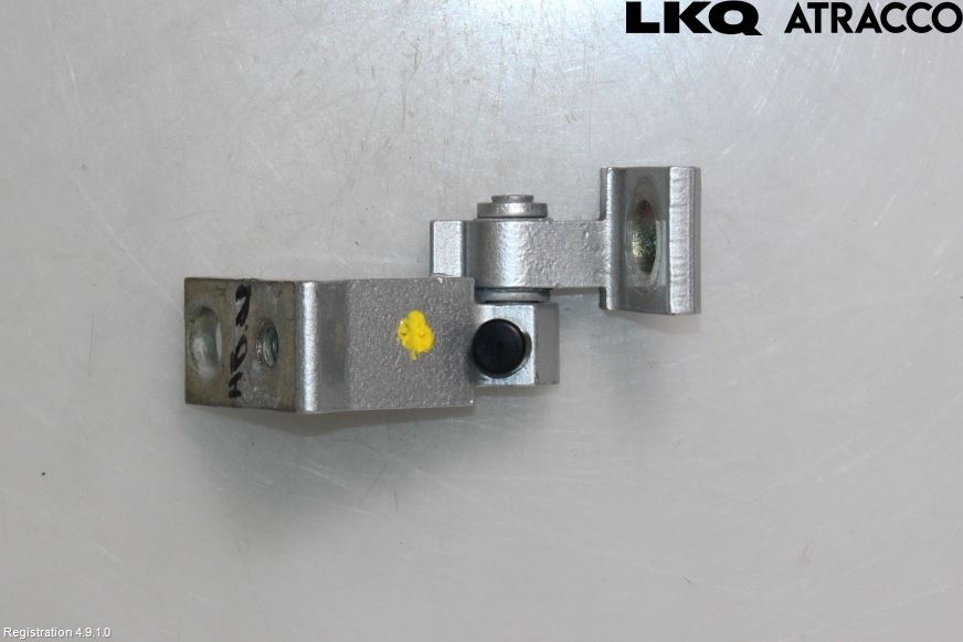 Skoda RAPID Dörrgångjärn