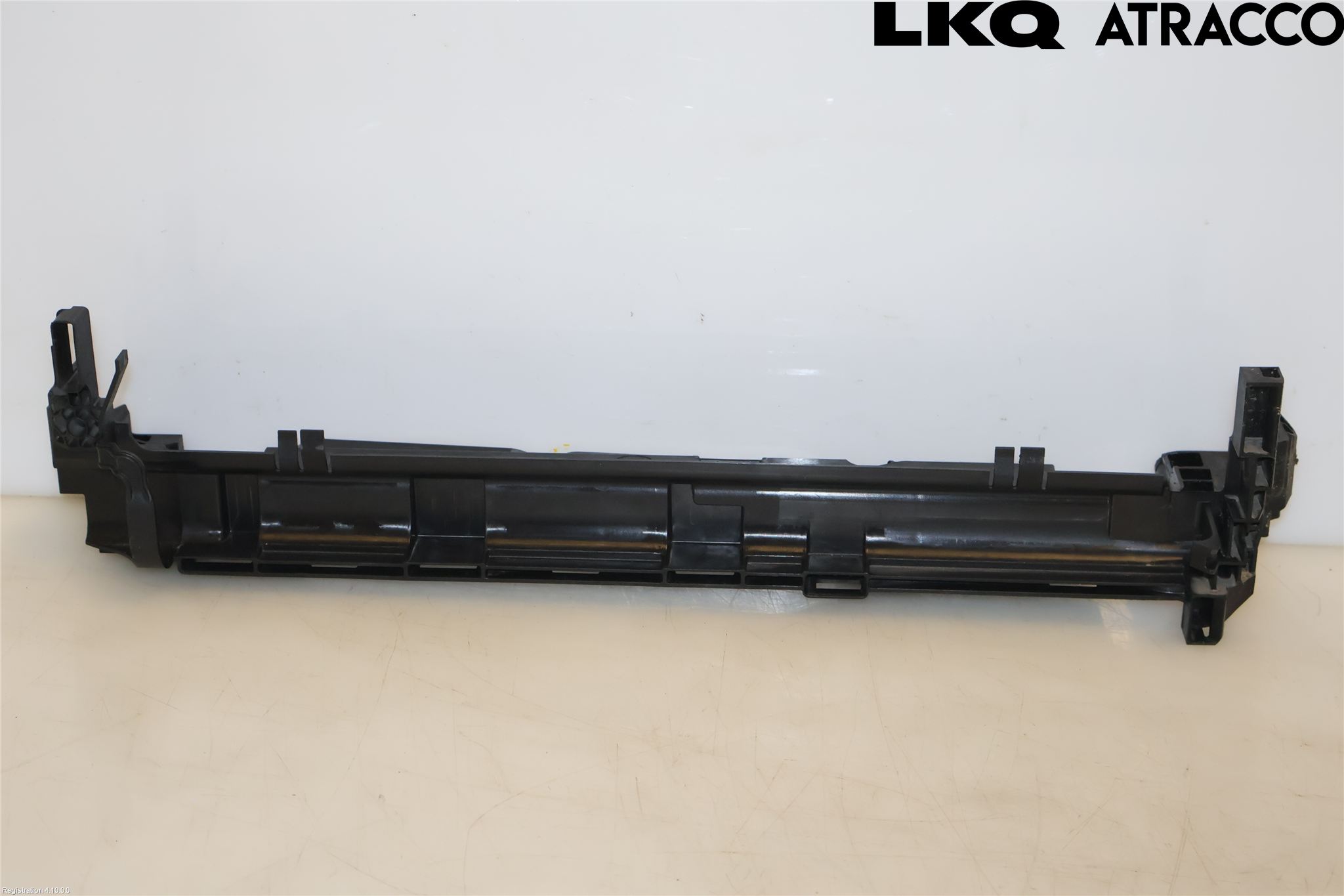 Mercedes-Benz MB E-KLASS (W213) 16-23 Kylarfäste-Ram-Balk