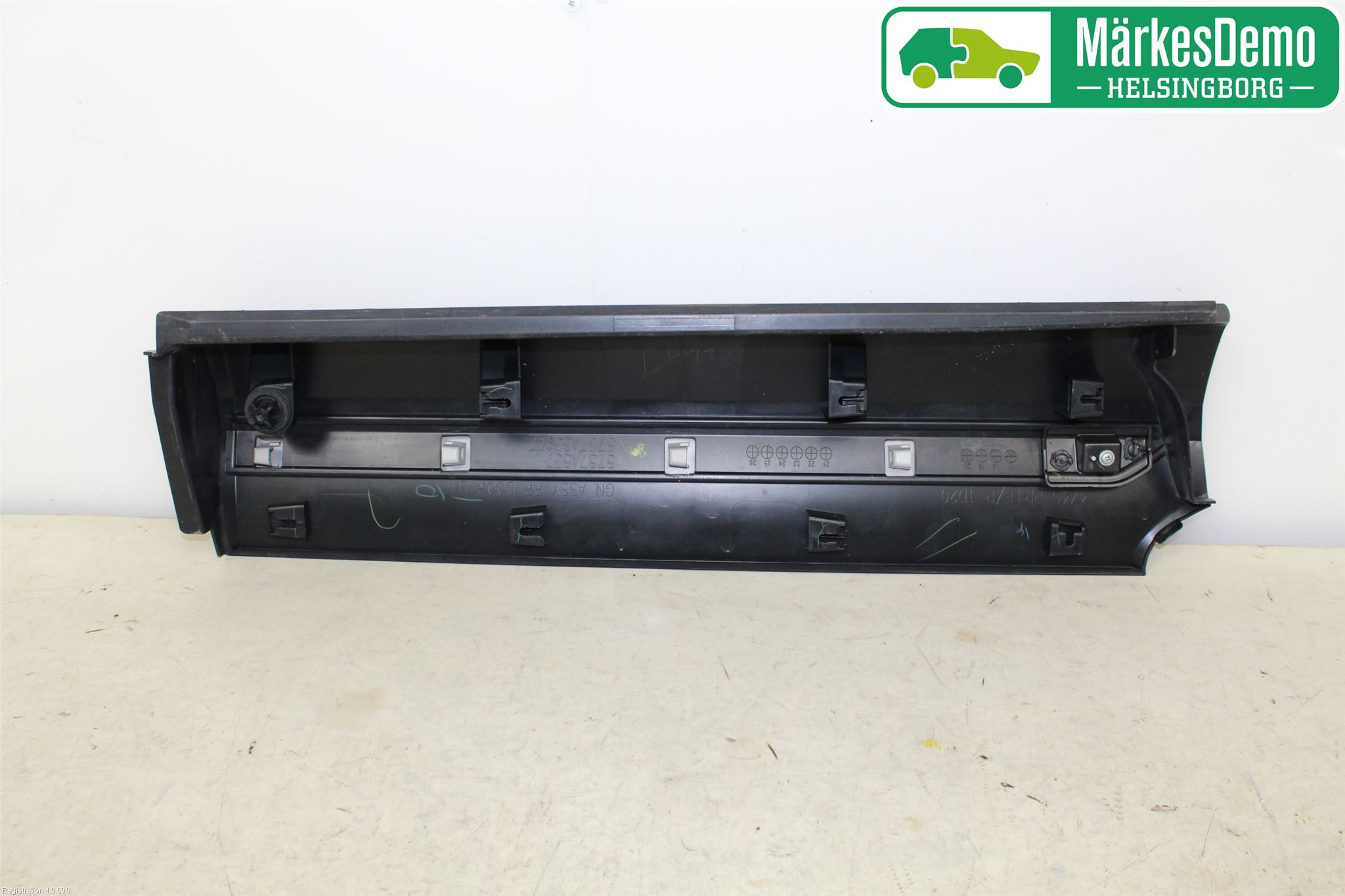 Mitsubishi ECLIPS CROSS Dörr Dekorlist Bak Vä