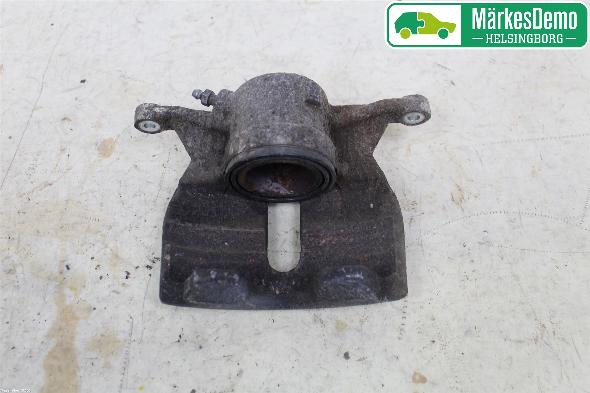 Volkswagen VW PASSAT 15-19 Bromsok Fram Vänster