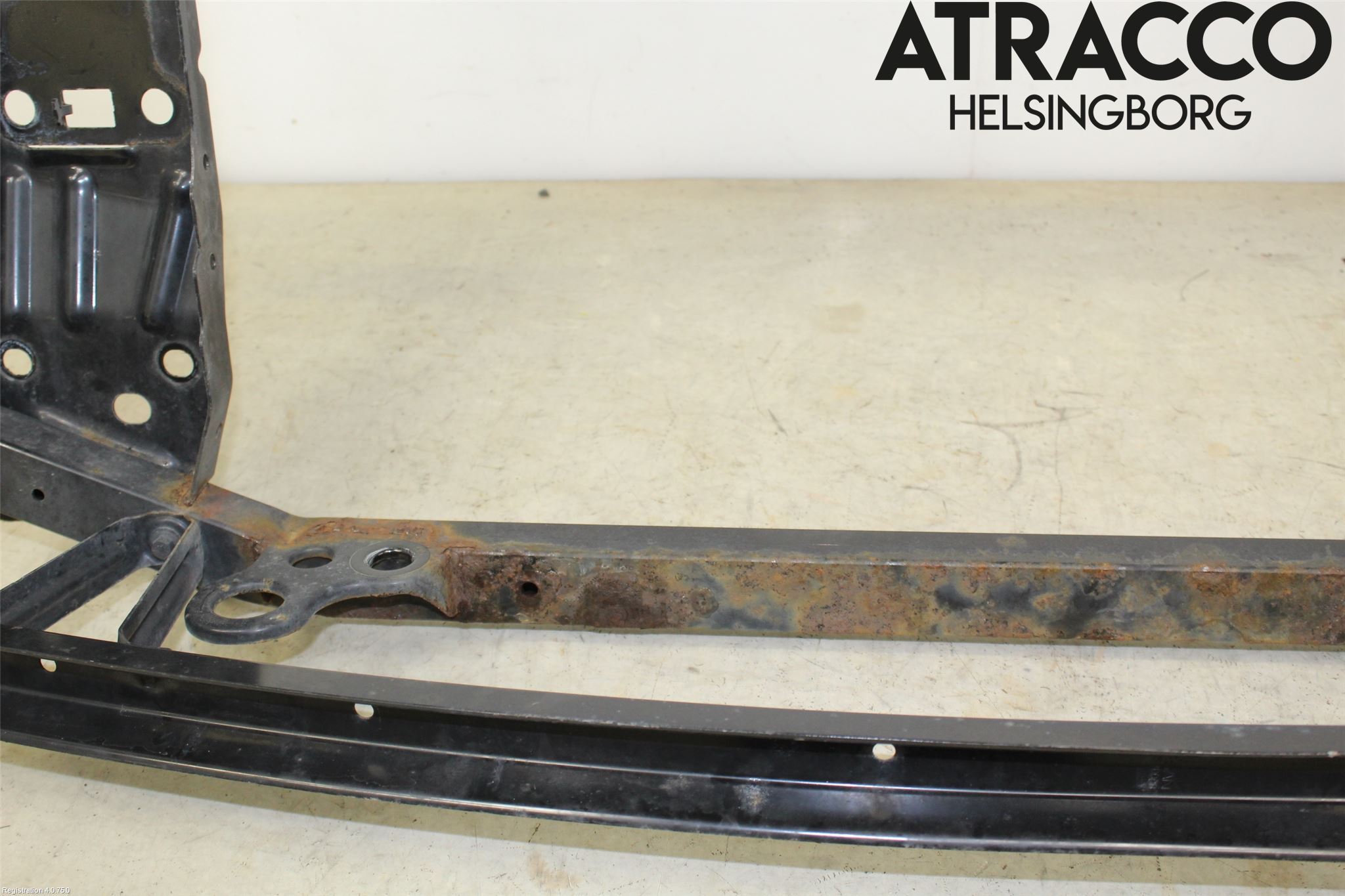 Nissan QASHQAI+2  08-10 Frontplåt