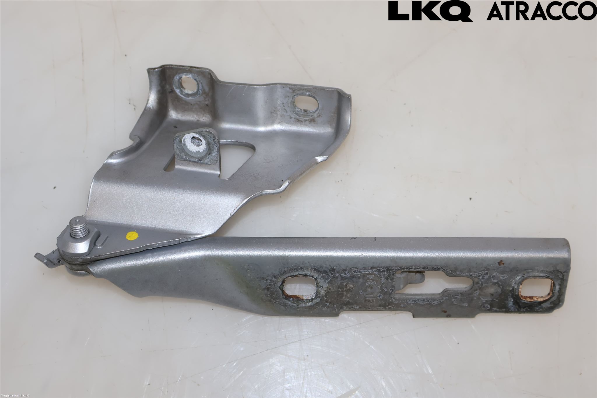 Audi A4 12-15 Huvgångjärn