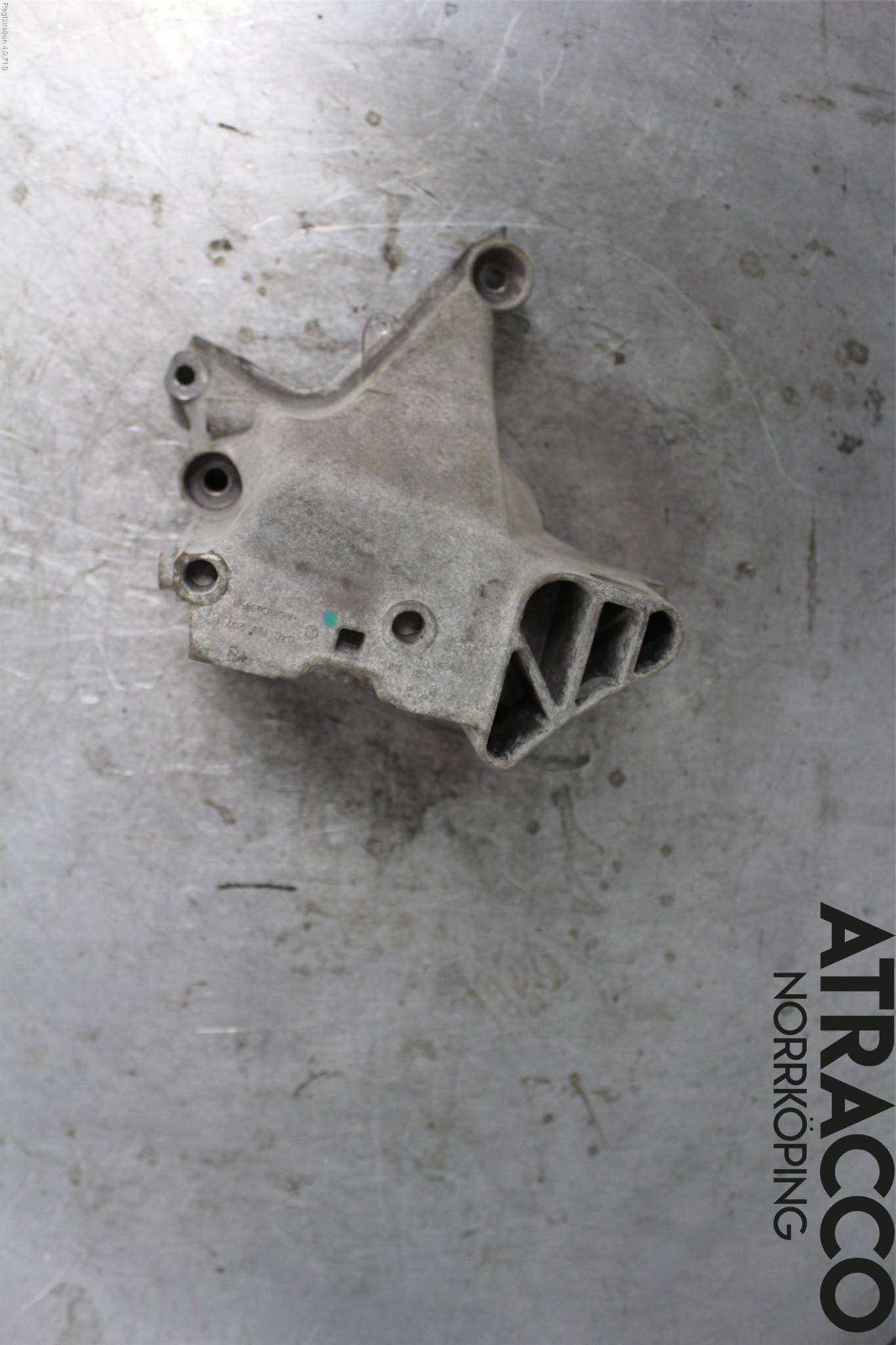 Volkswagen VW GOLF / E-GOLF VII 13-20 Motorfäste