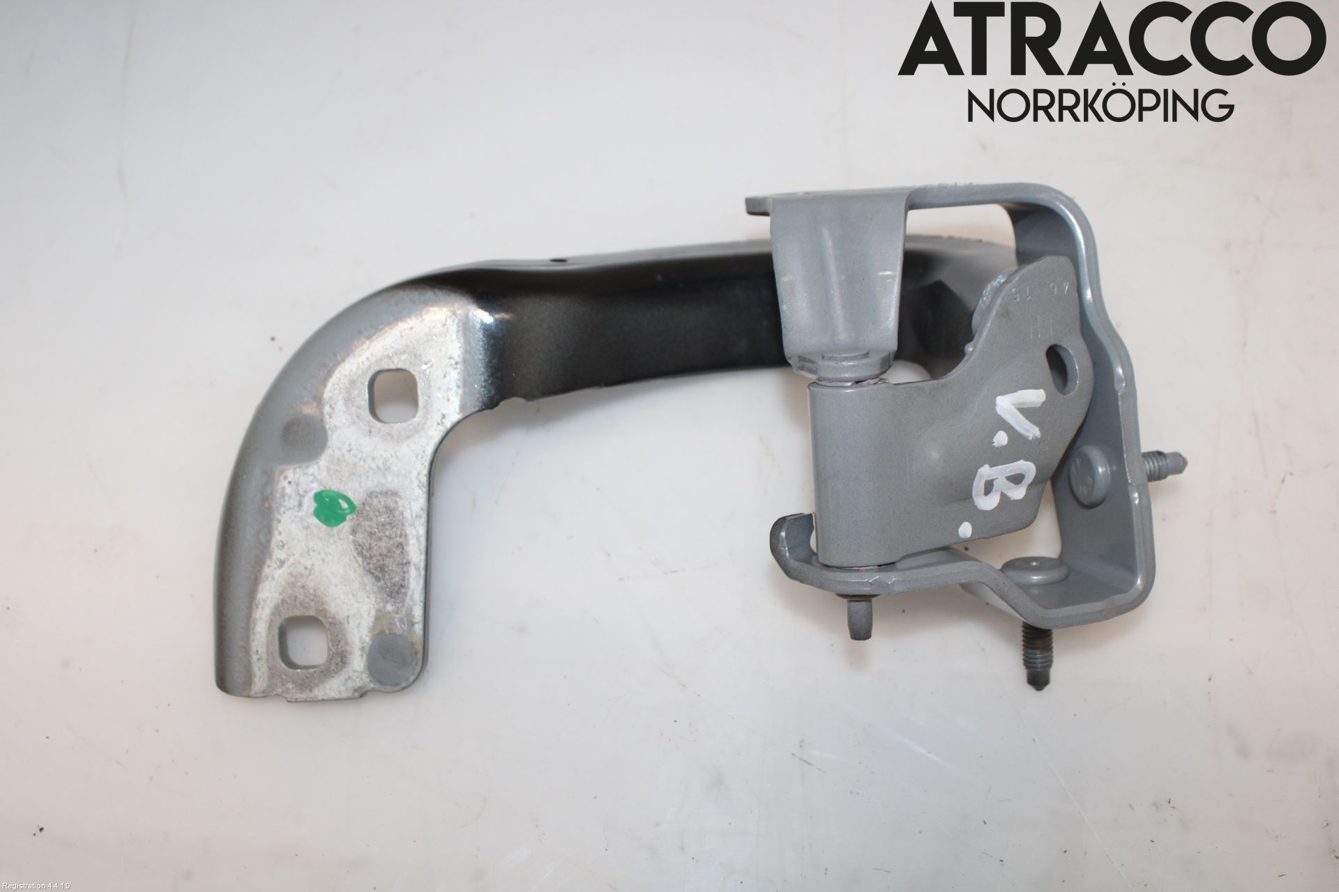 Audi A4/S4 B9 16-19 Bakluckegångjärn Vä