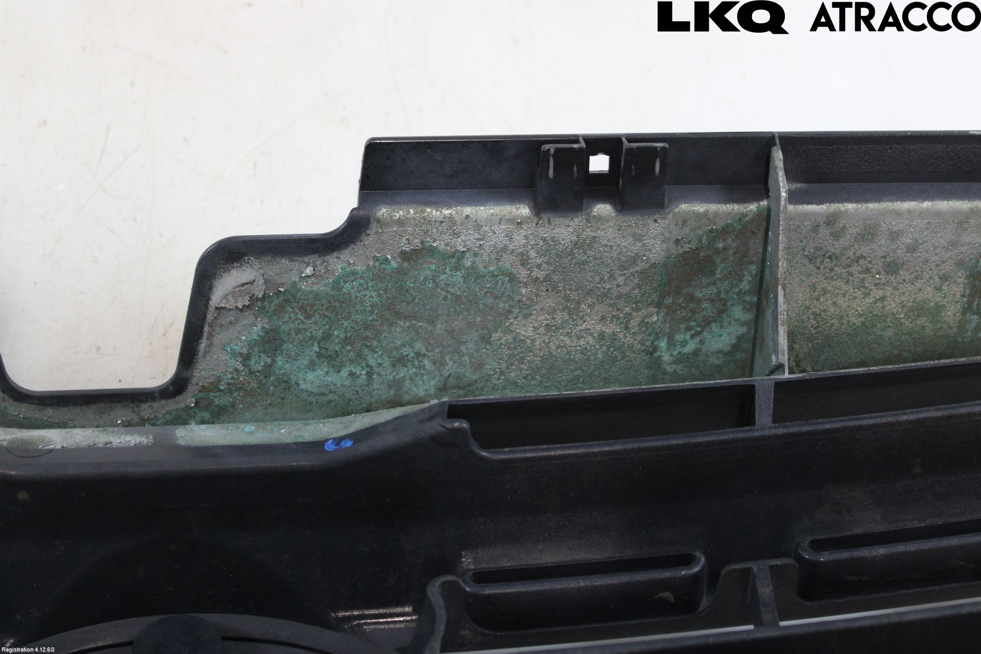 Subaru LEGACY    04-06 Grill Komp