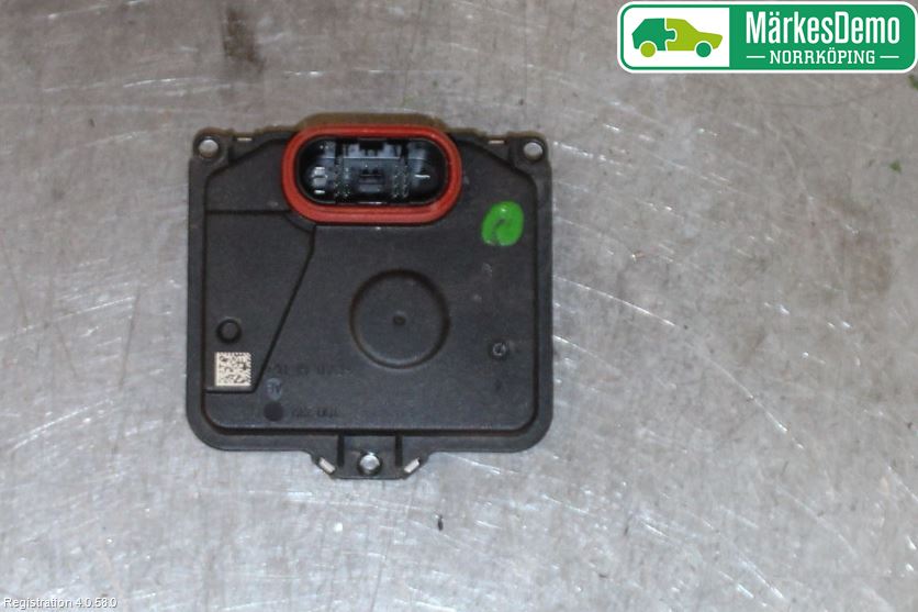 Audi A4/S4 B9 16-19 Styrenhet Strålkastare