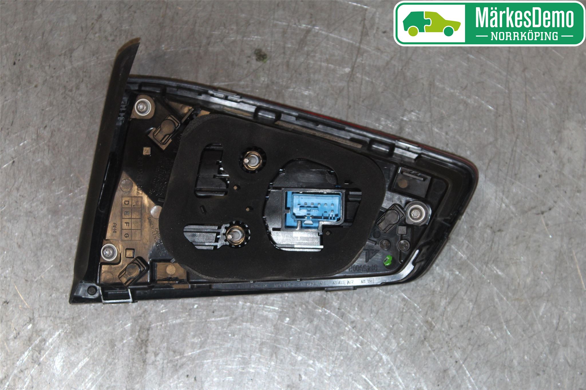 Volkswagen VW PASSAT 15-19 Bakljus Lucka Vä