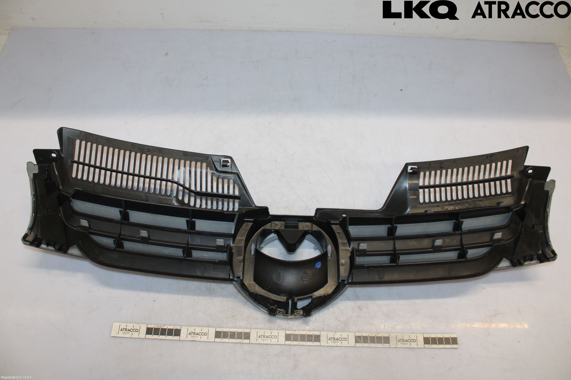 Volkswagen VW GOLF V 04-09 Grill Komp