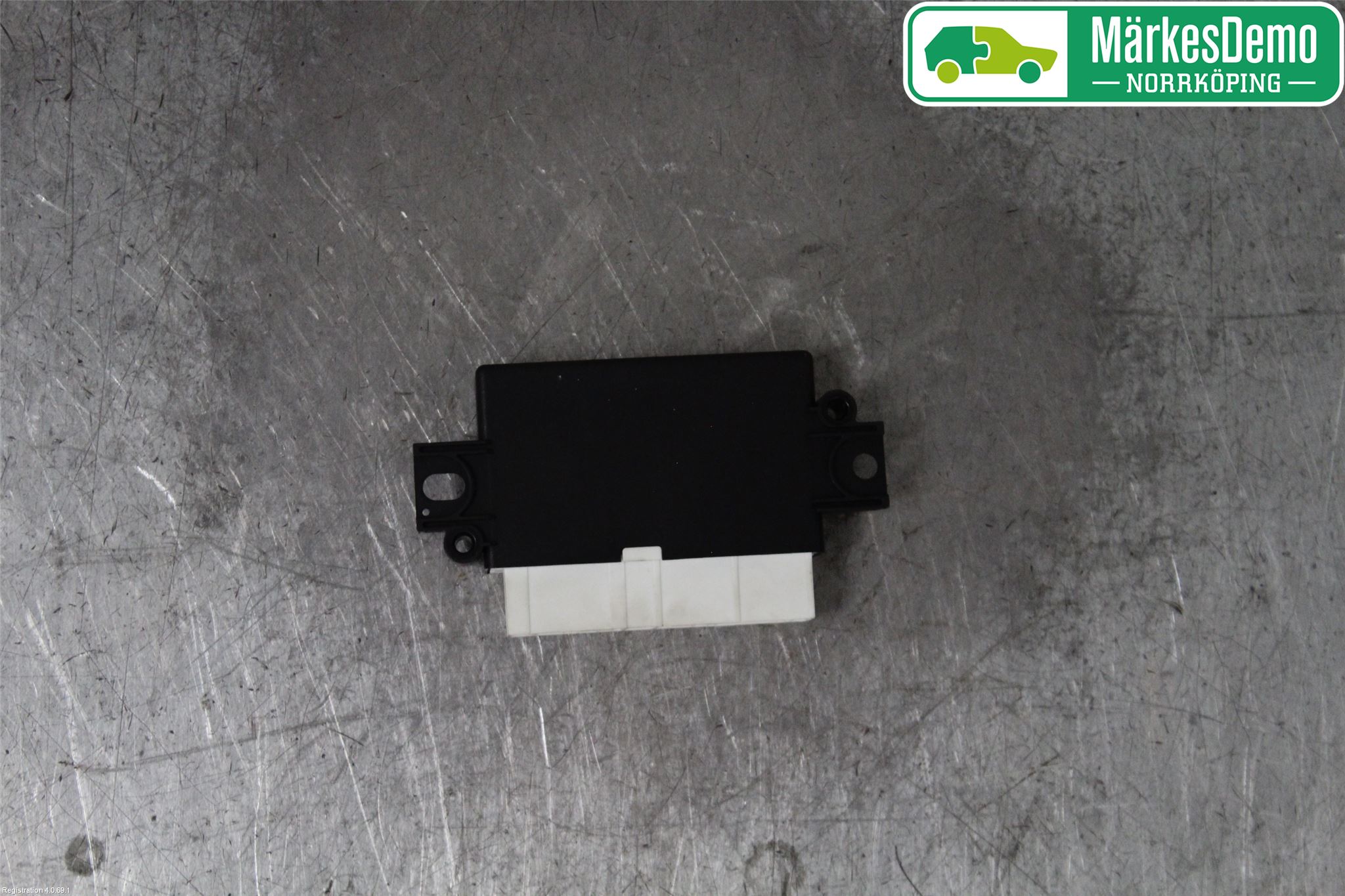 Volkswagen VW GOLF / E-GOLF VII 13-20 Parkeringshjälp Frontsensor