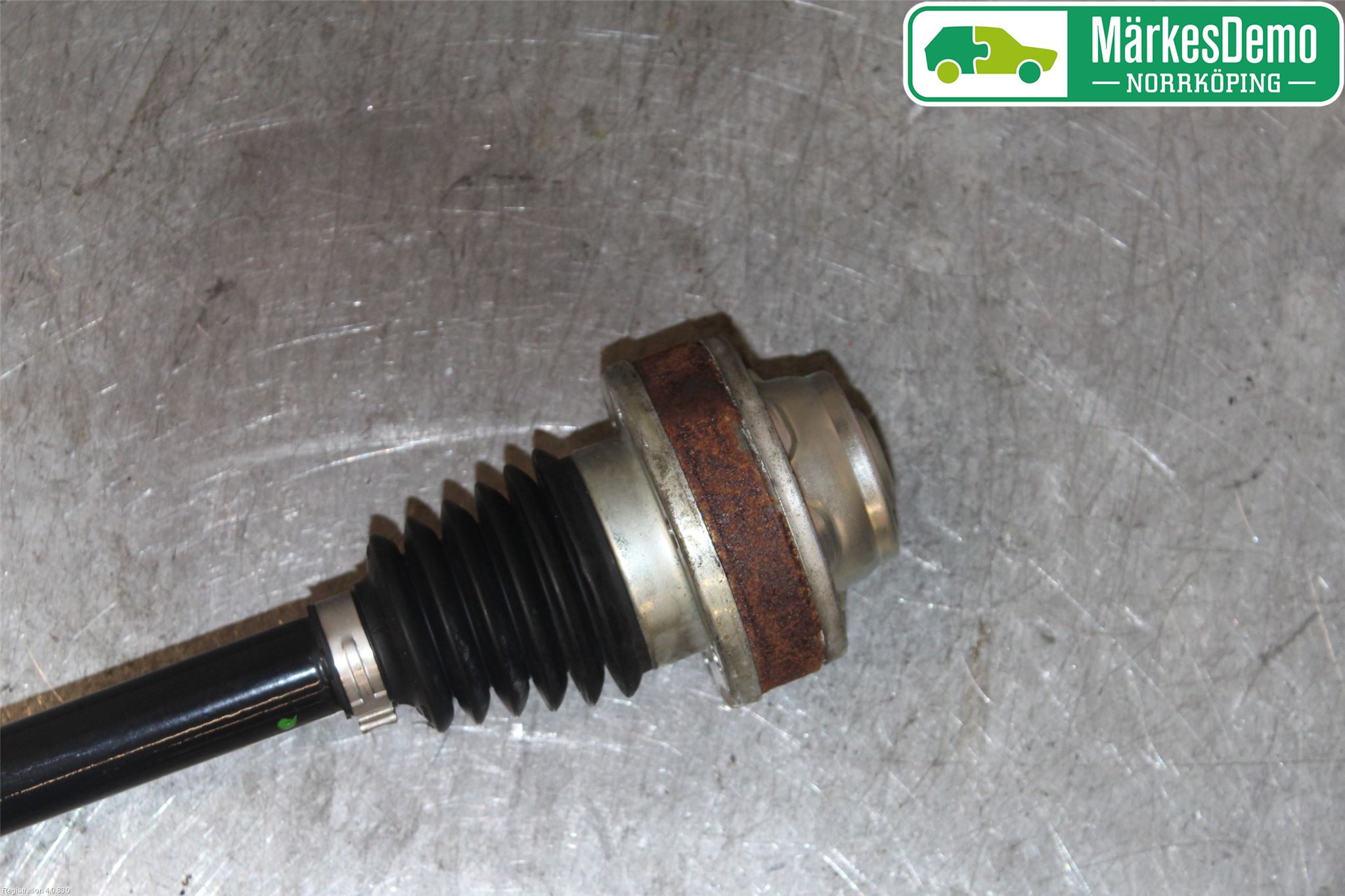 Volkswagen VW TIGUAN 16-24 Drivaxel Bak Vänster