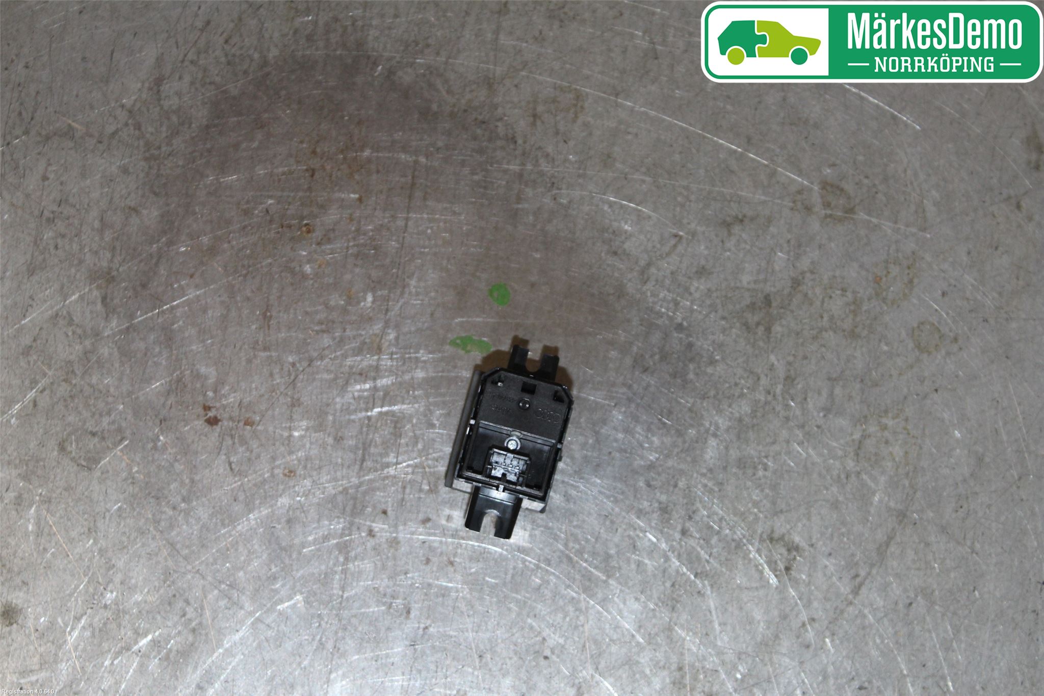 Audi A4/S4 B9 16-19 Strömställare Fader-Högtalare