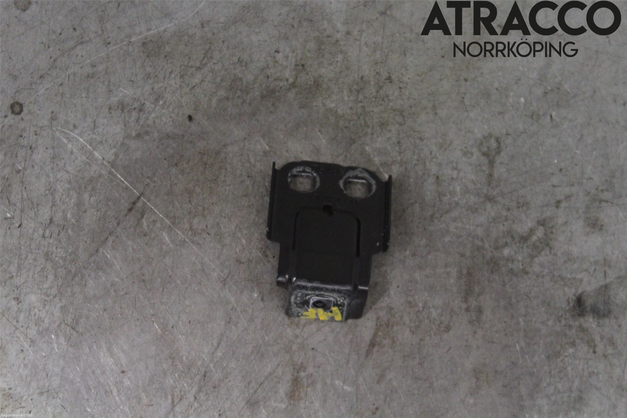 Jaguar E-PACE 17- Skärmfäste Fram Hö