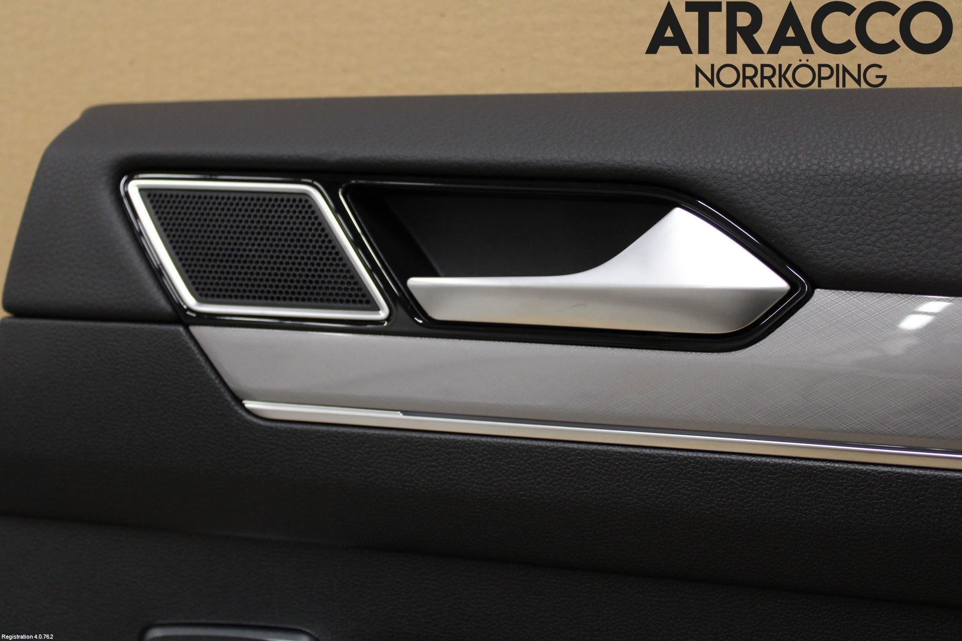 Volkswagen VW PASSAT 20-24 Dörrklädsel Hö