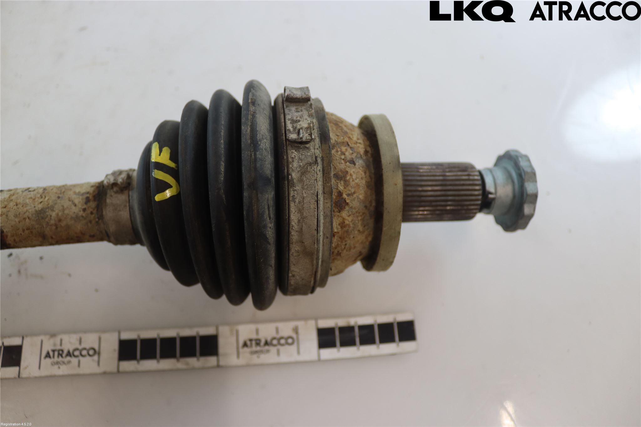 Volkswagen VW POLO 02-05 Drivaxel Fram Vänster