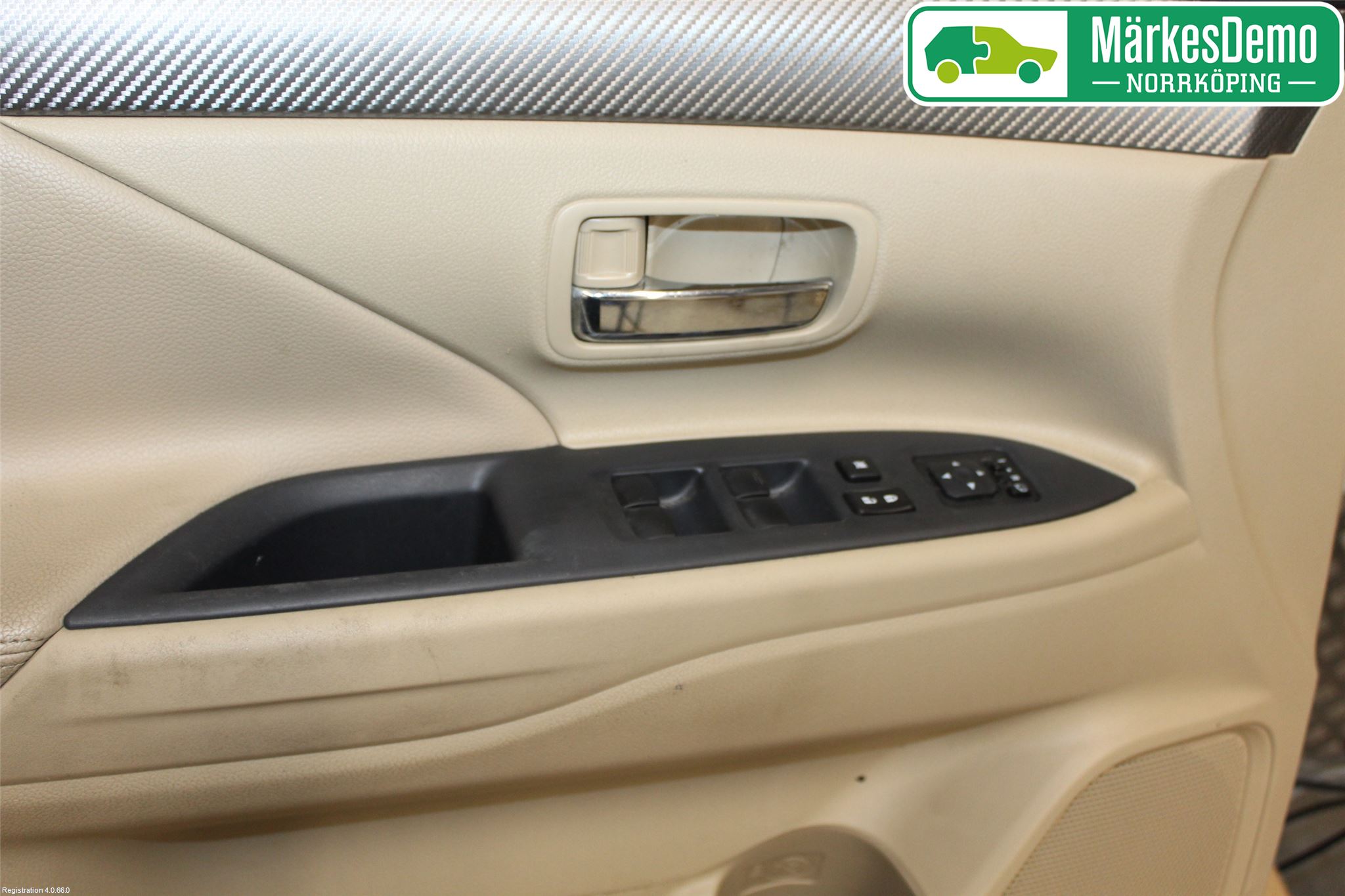 Mitsubishi OUTLANDER 13-21 Dörrklädsel Vä