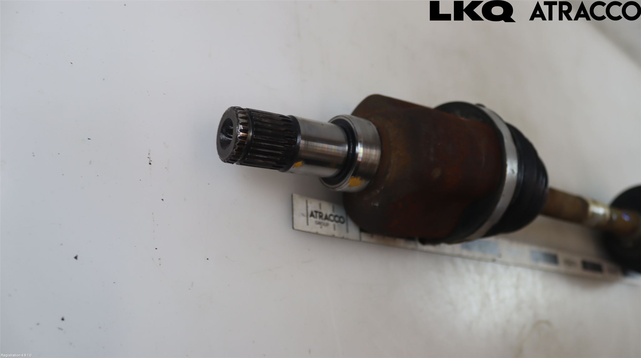 Ford FOCUS 15-18 Drivaxel Fram Vänster