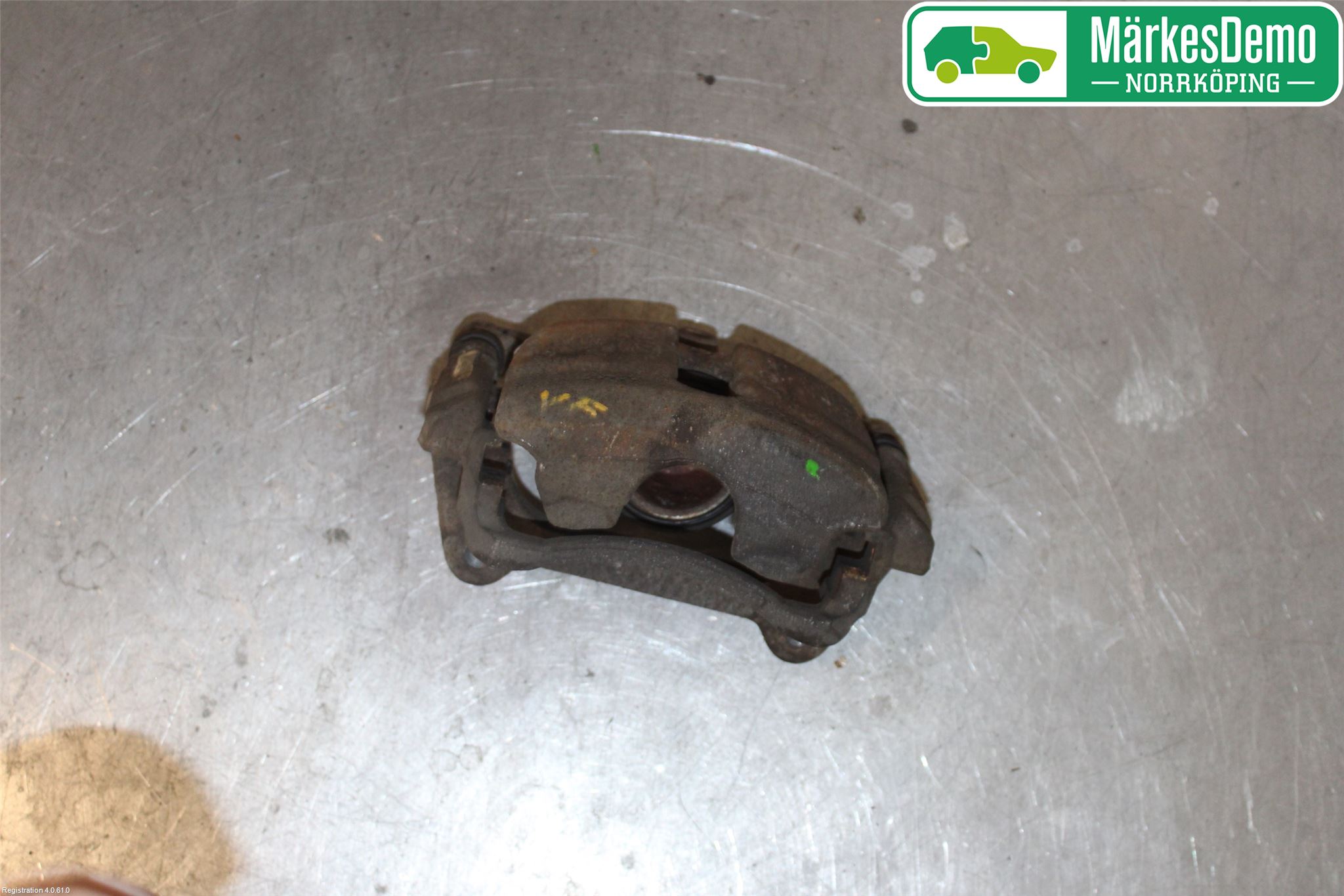 Volkswagen VW PASSAT 15-19 Bromsok Fram Vänster