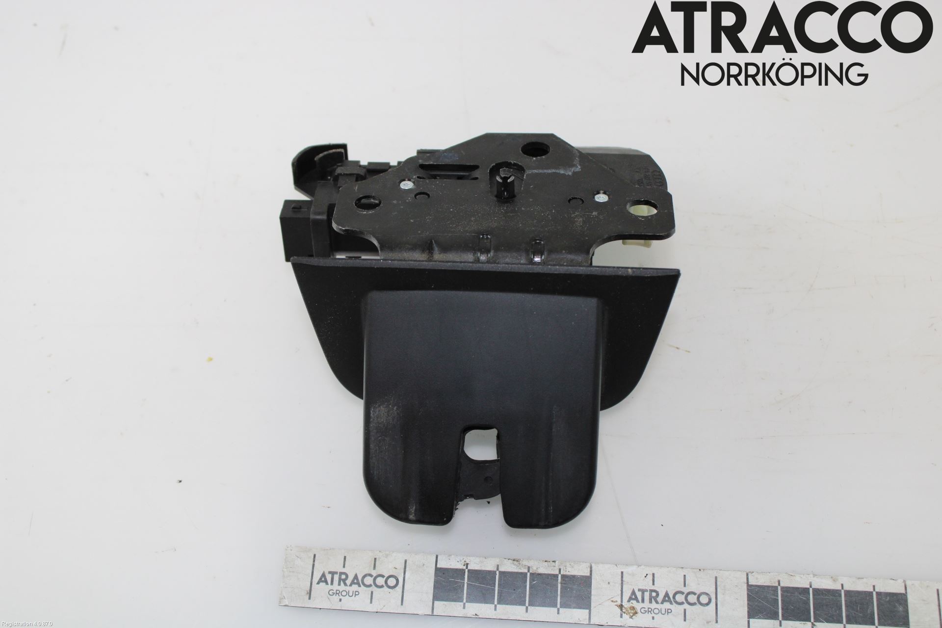 Audi A4/S4 05-07 Låskista Baklucka