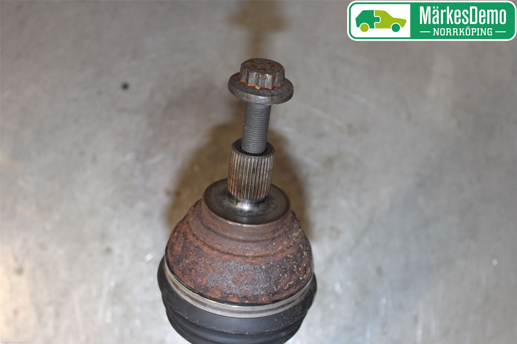 Skoda YETI Drivaxel Fram Vänster