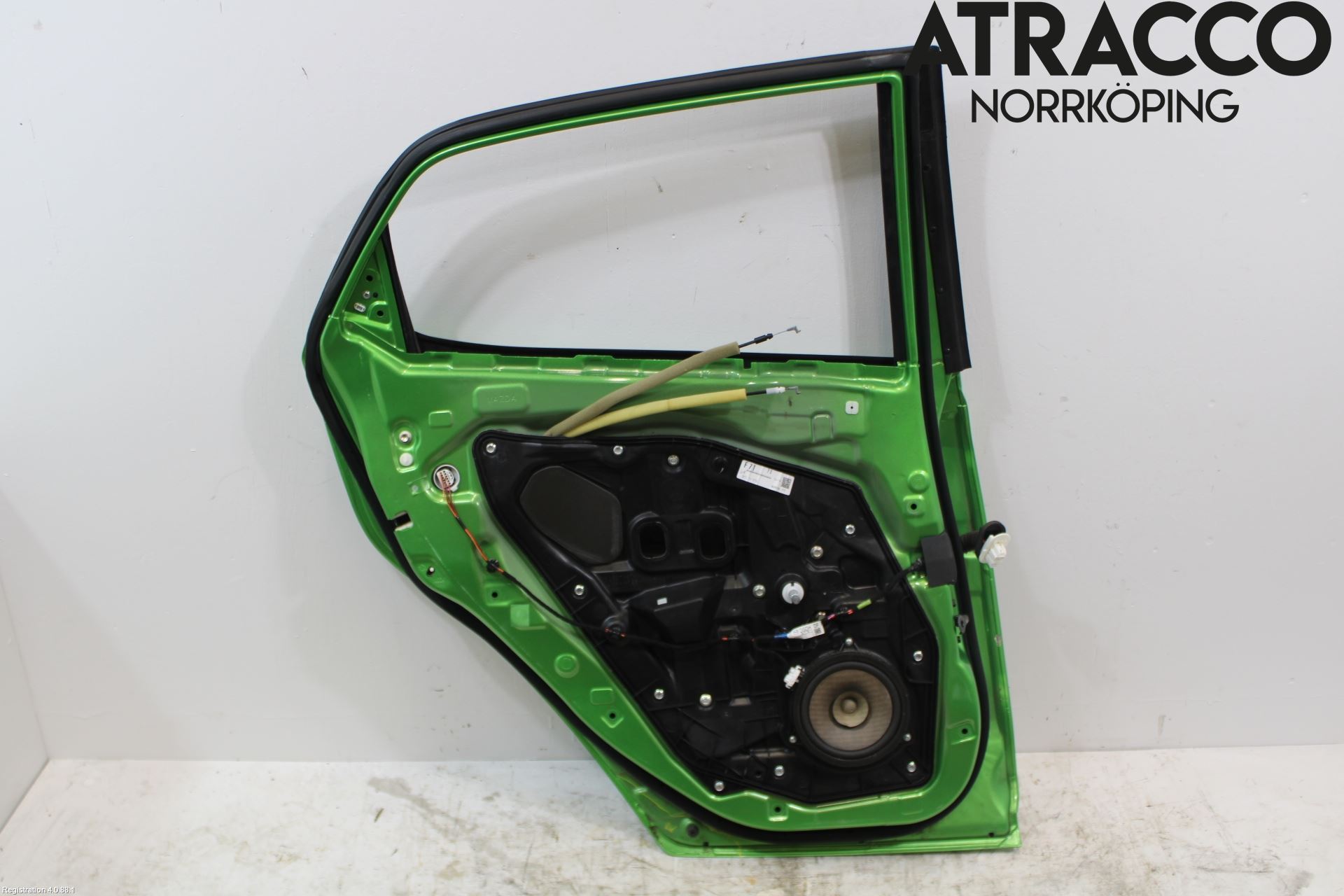 Mazda 2 (DE) 08-15 Dörr Bak Vänster