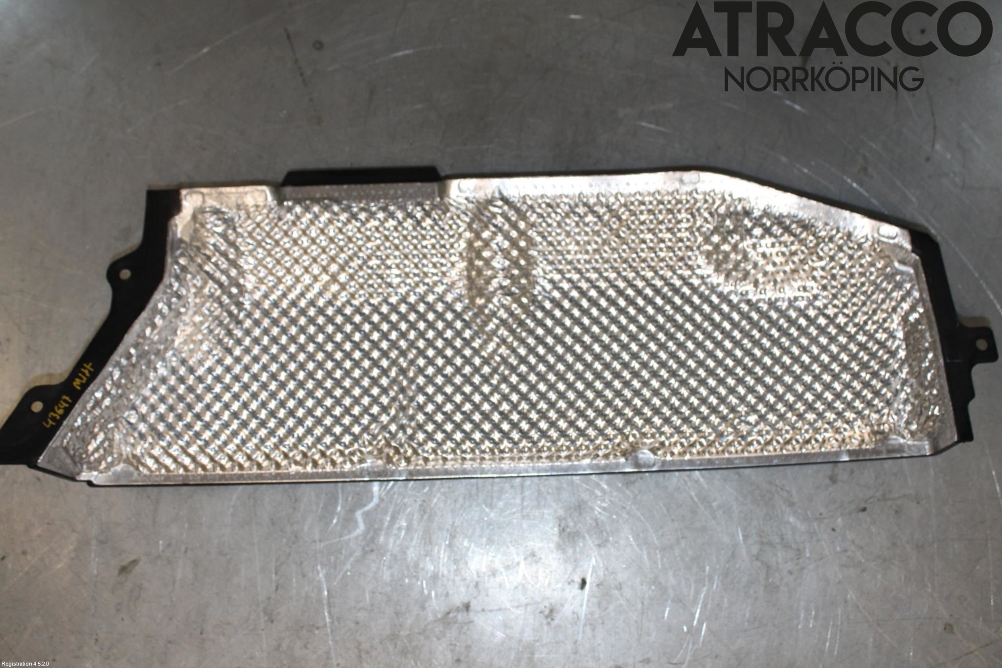 BMW 2 F46 GRAN TOURER 15-22 Torpedplåt-Torpedplast