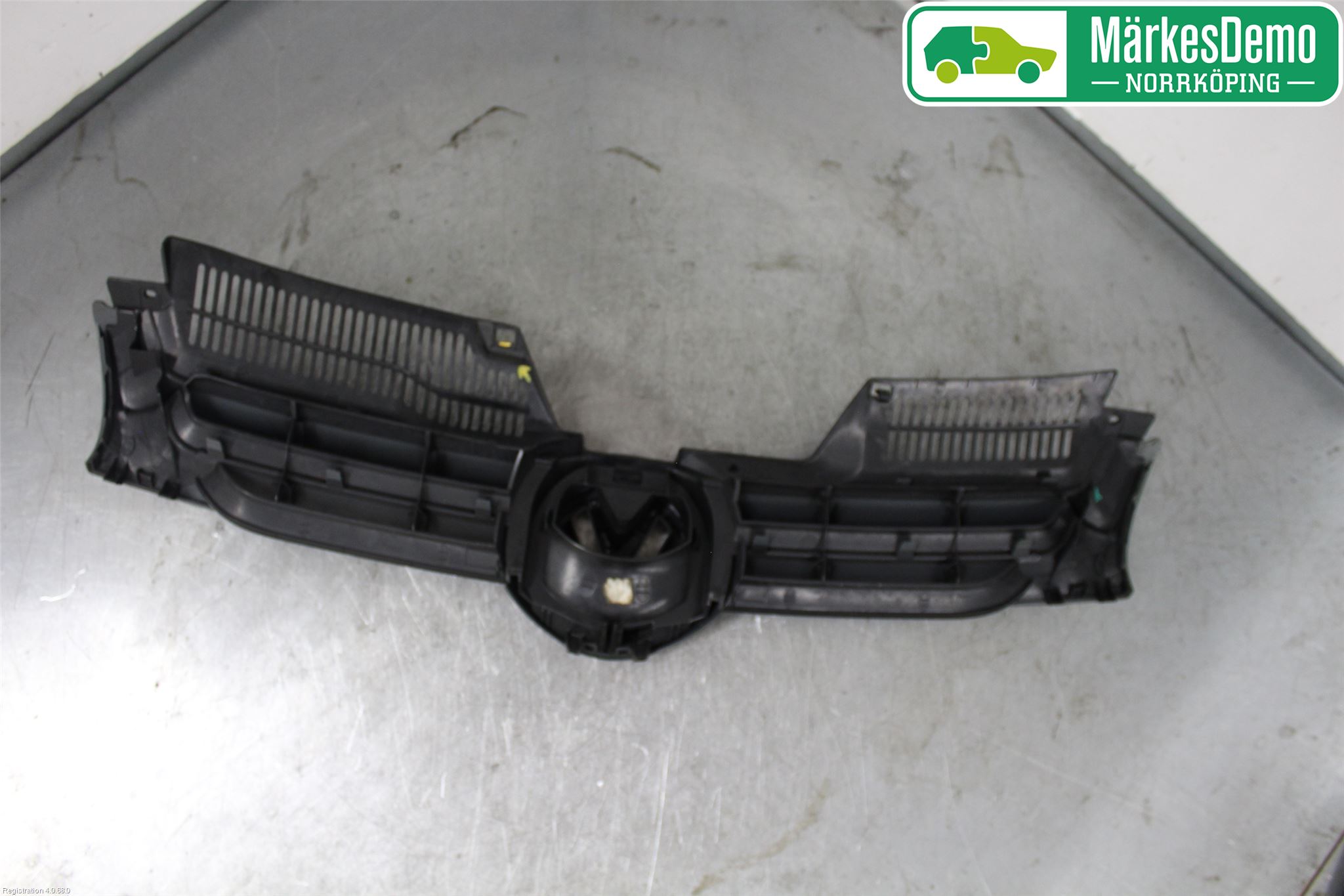 Volkswagen VW GOLF V 04-09 Grill Komp
