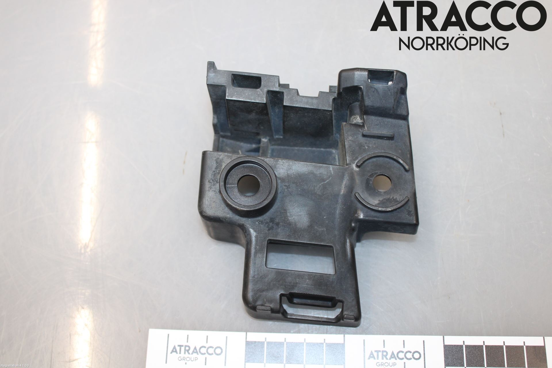 Volkswagen VW GOLF VI 09-13 Stötfångarfäste Bak Hö