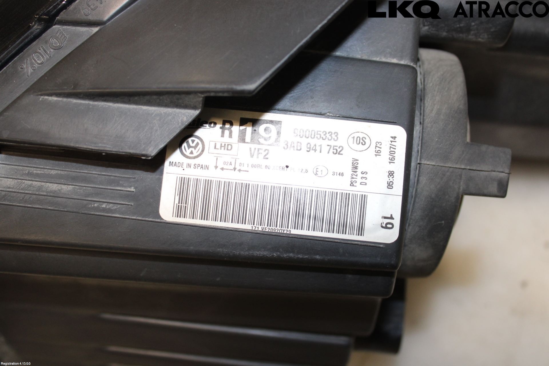 Volkswagen VW PASSAT 11-14 Strålkastare Höger