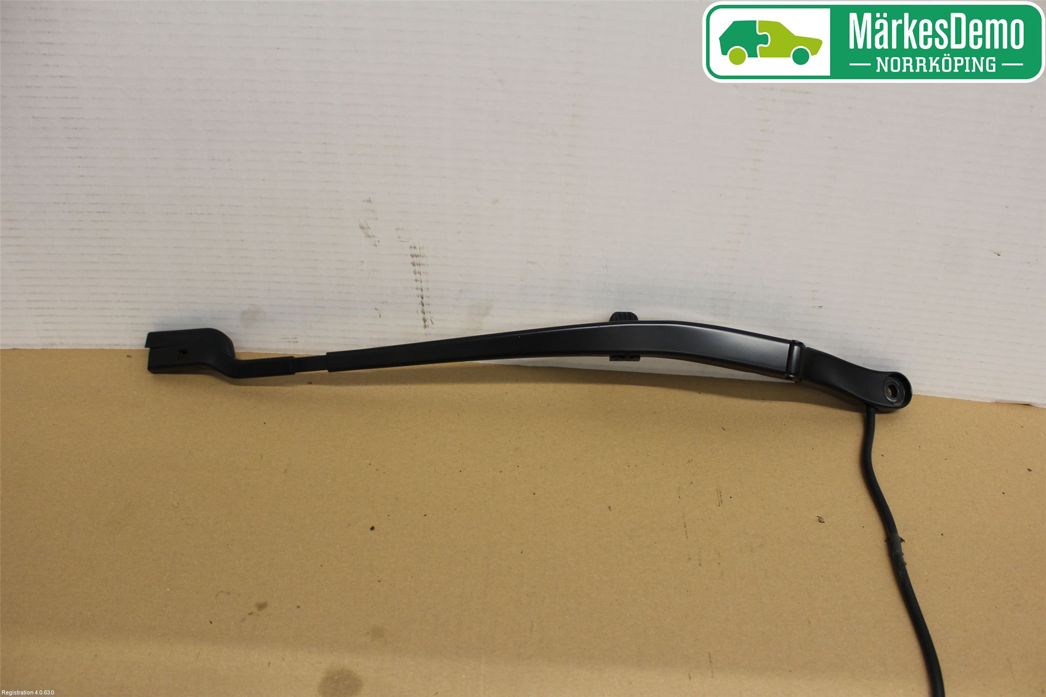 Jaguar I-PACE 18- Torkararm Armar Vindruta