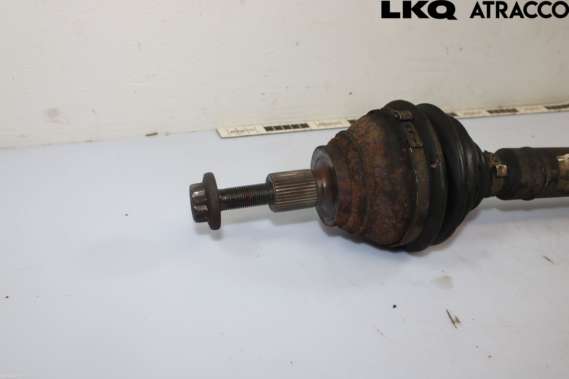 Volkswagen VW PASSAT 05-11 Drivaxel Fram Höger
