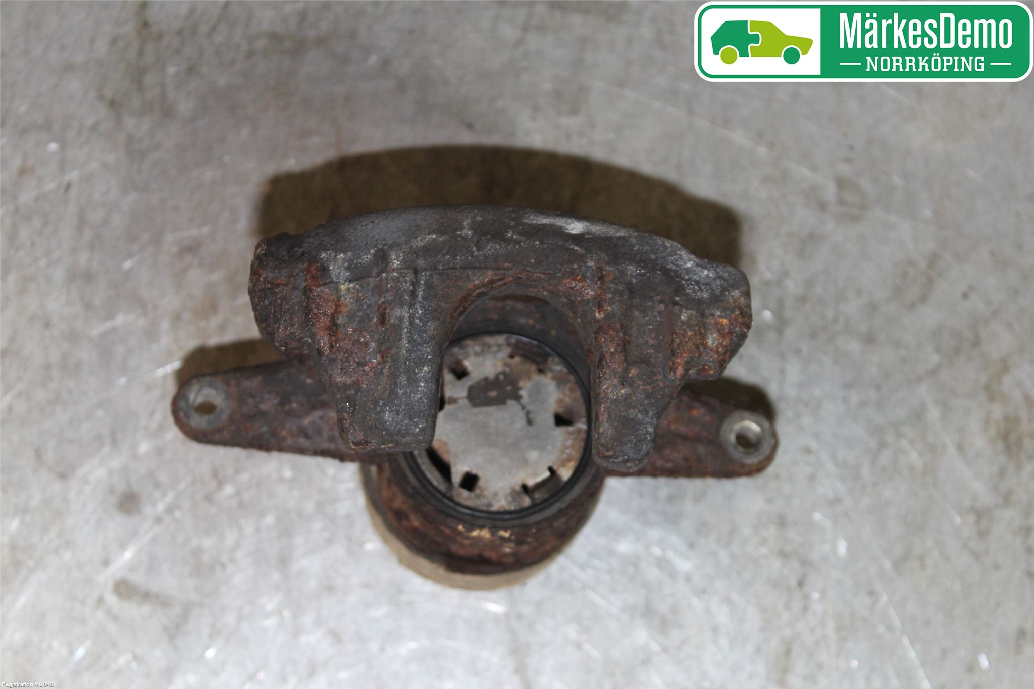 Toyota AVENSIS 03-06 Bromsok Fram Höger
