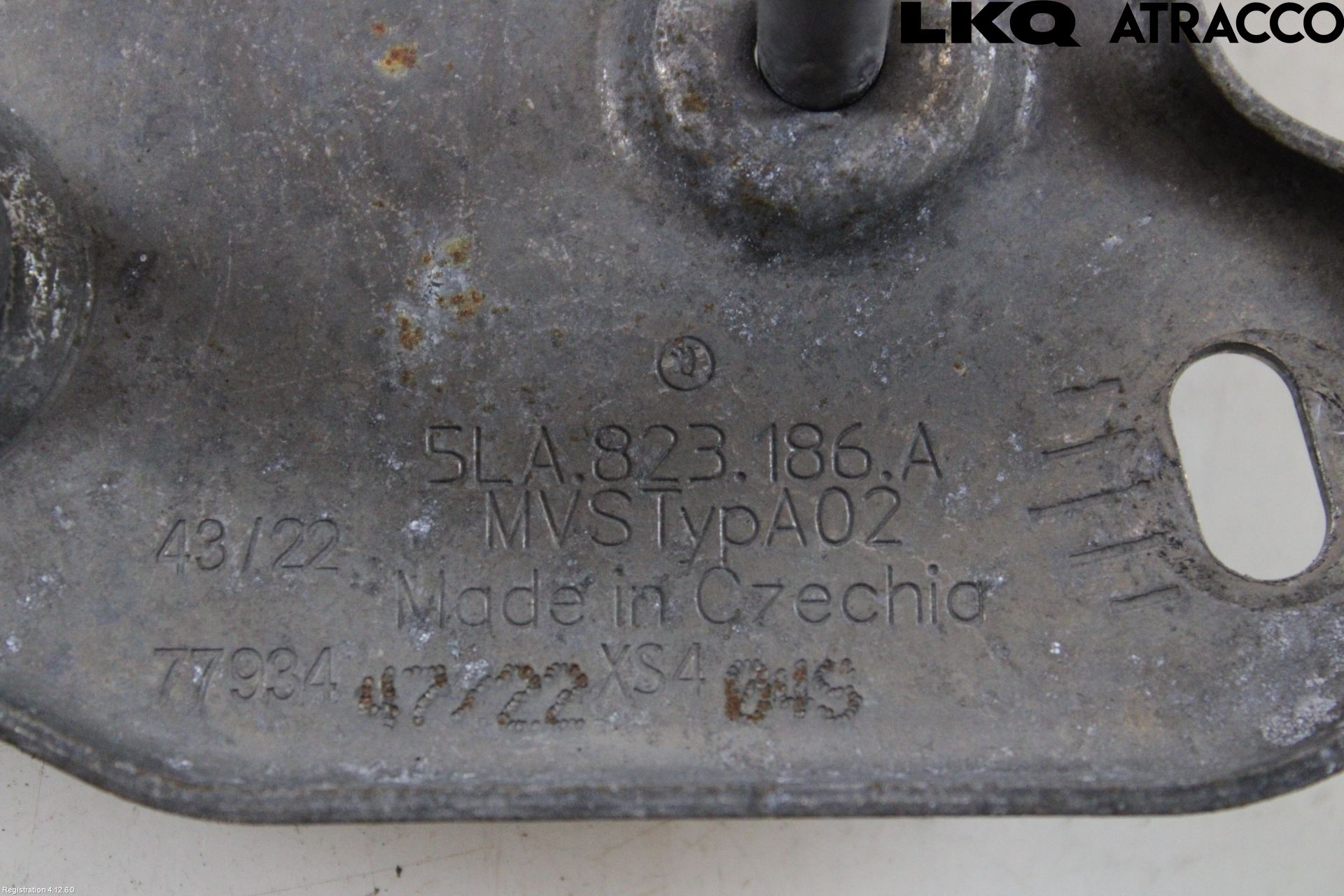 Skoda ENYAQ iV 21- Huv Spärr