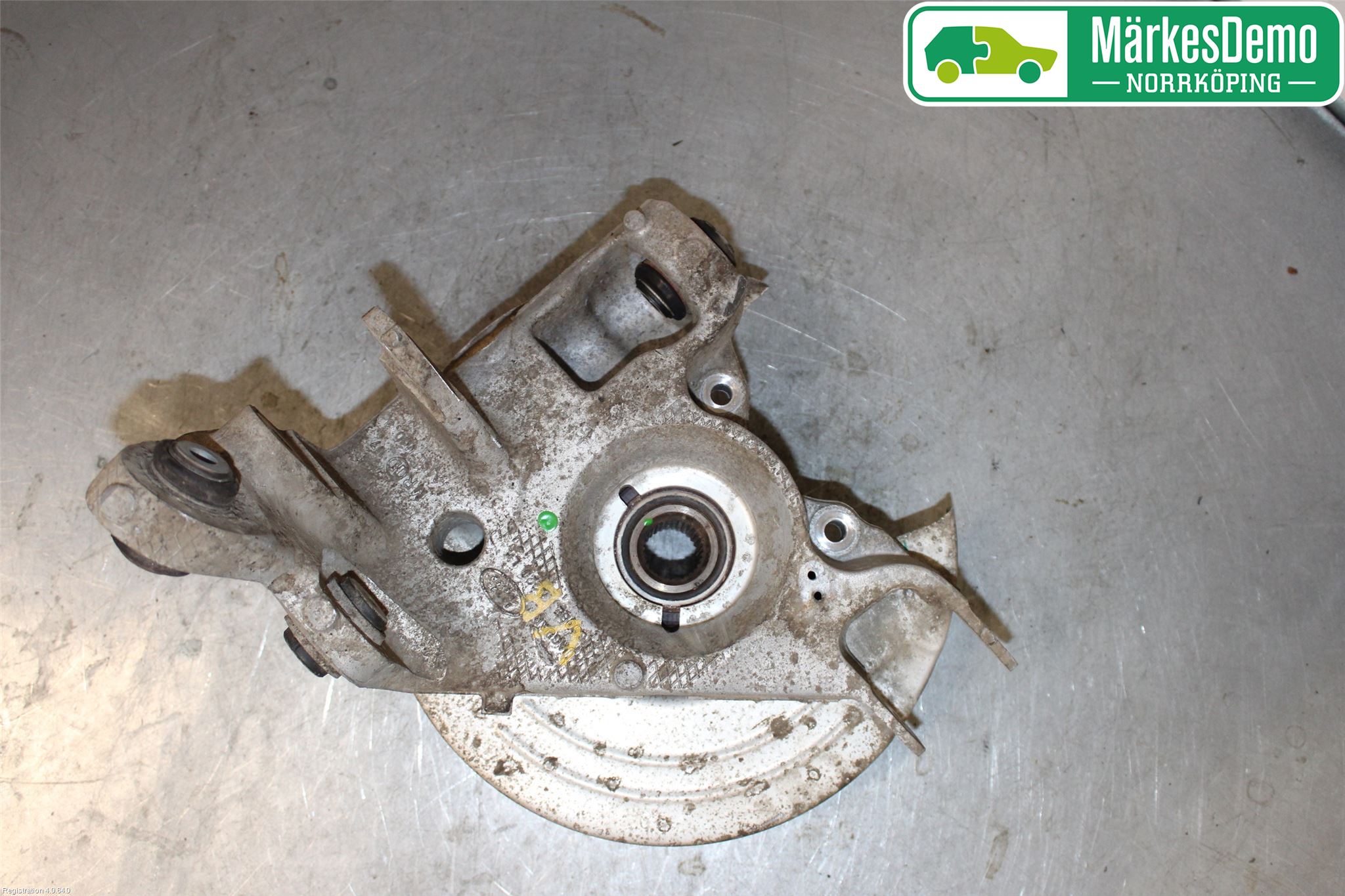 Jaguar XE (X760) 15-24 Hjullagerhus-Spindel Vä B