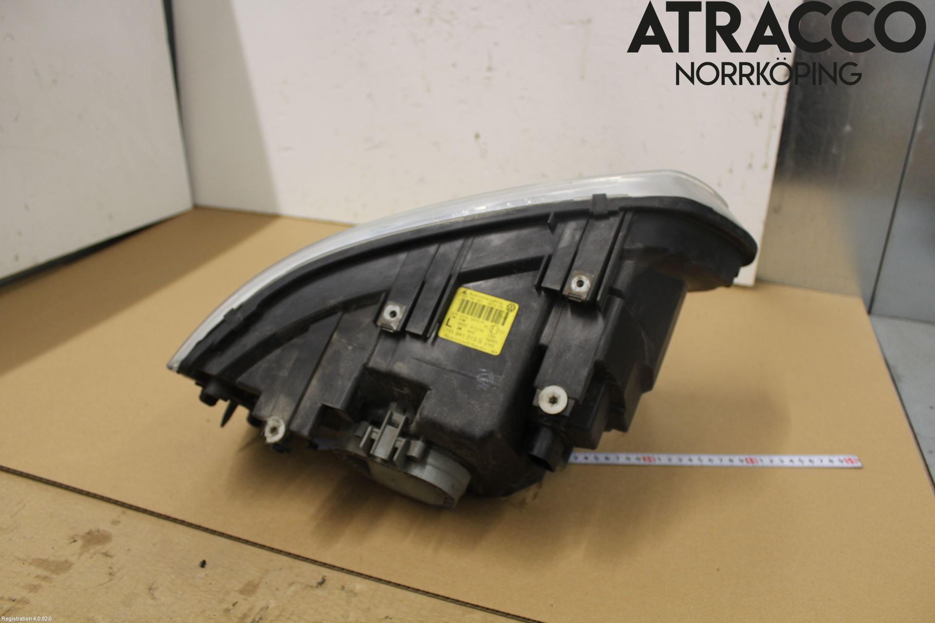 Volkswagen VW TRANSP/CARAVELLE (T5) 04-15 Strålkastare Vänster