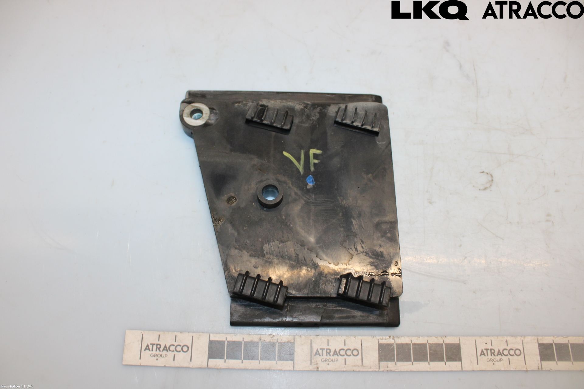 Audi A8/S8 4D 94-02 Stötfångarfäste Fram Vä