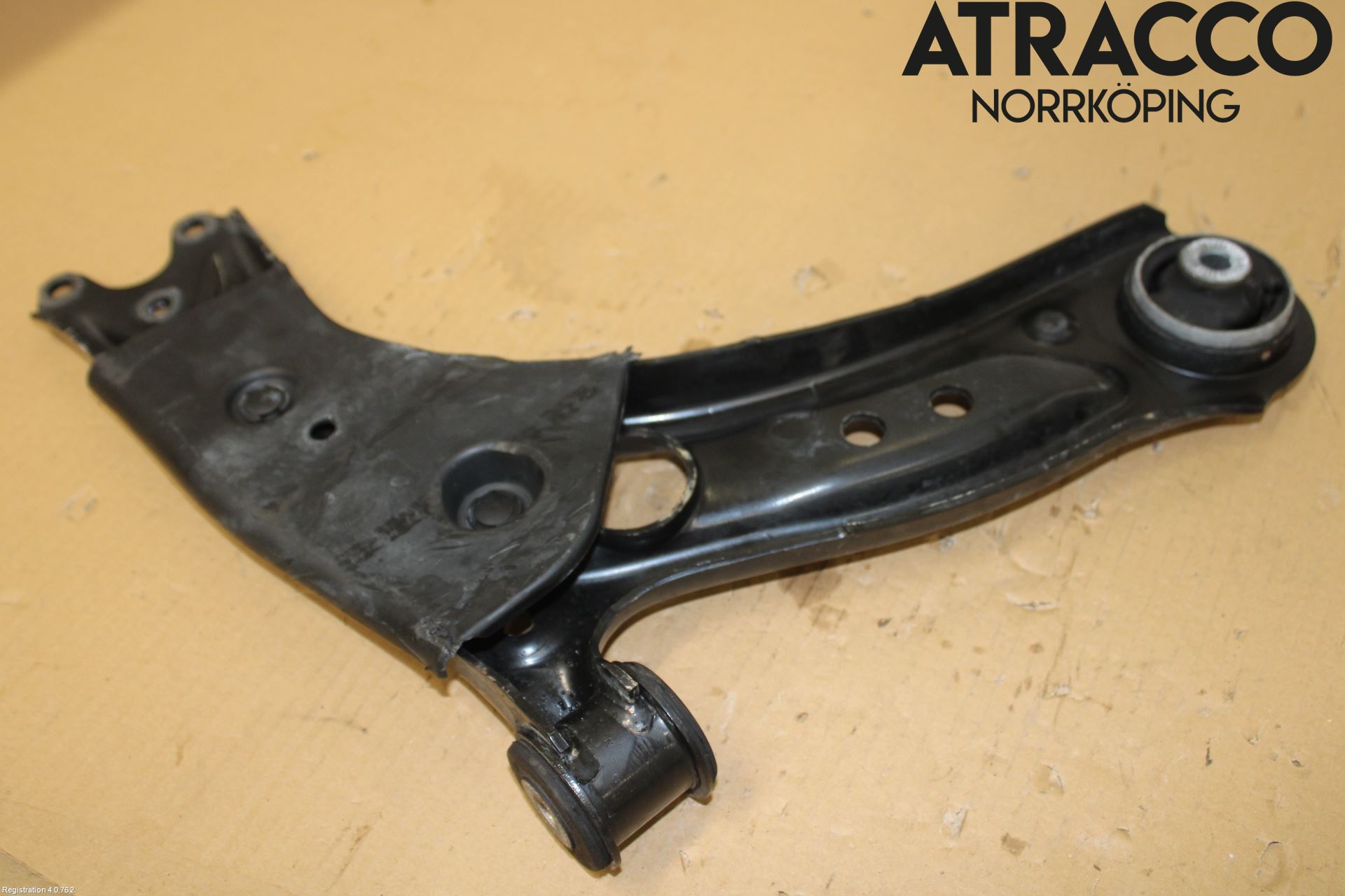 Audi A3/S3 8Y 21- Bärarm Fram Undre Vä