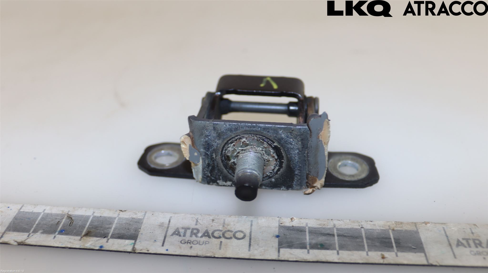 Nissan MICRA 11-16 Bakluckegångjärn Vä