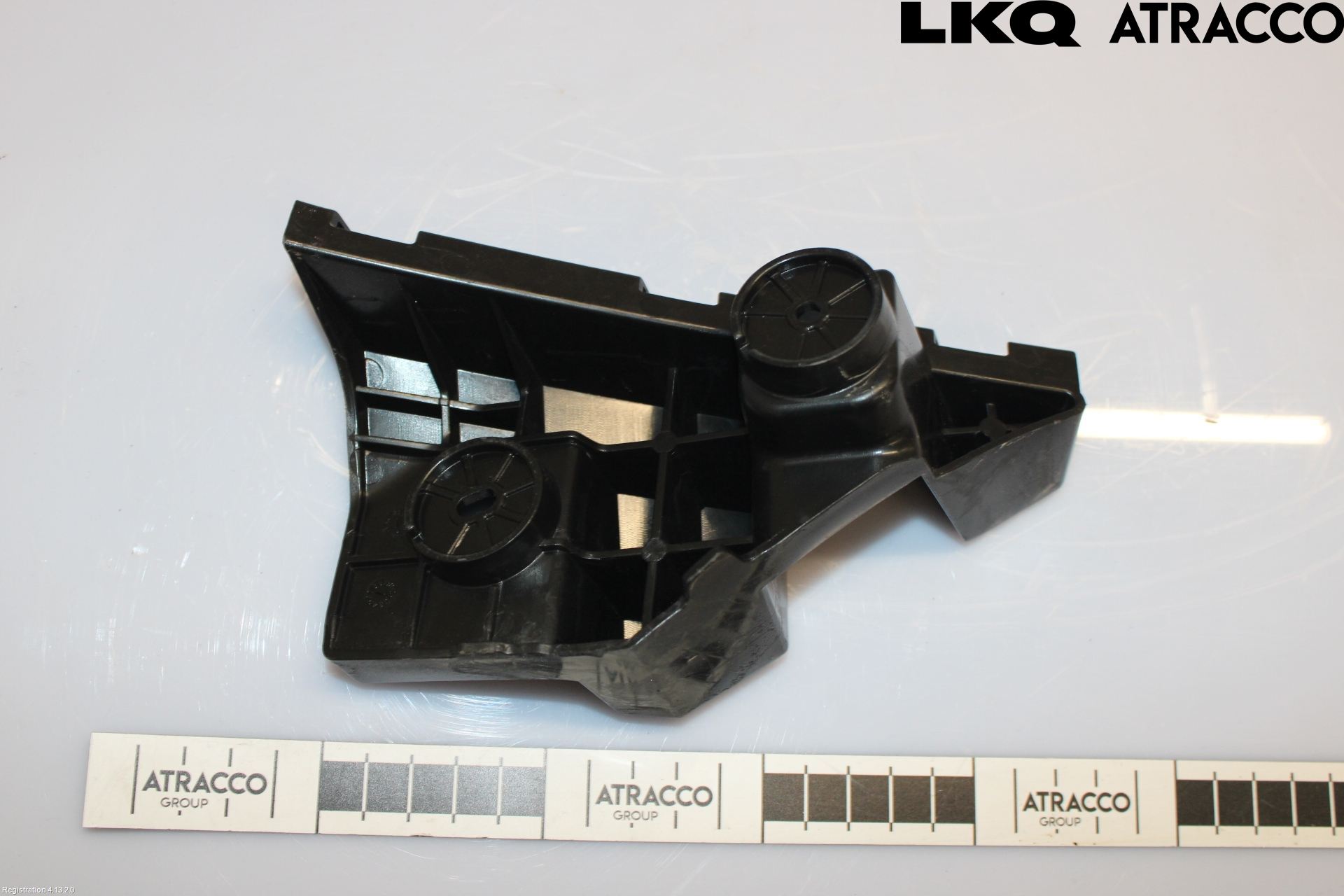 MG 4 23- Stötfångarfäste Bak Hö