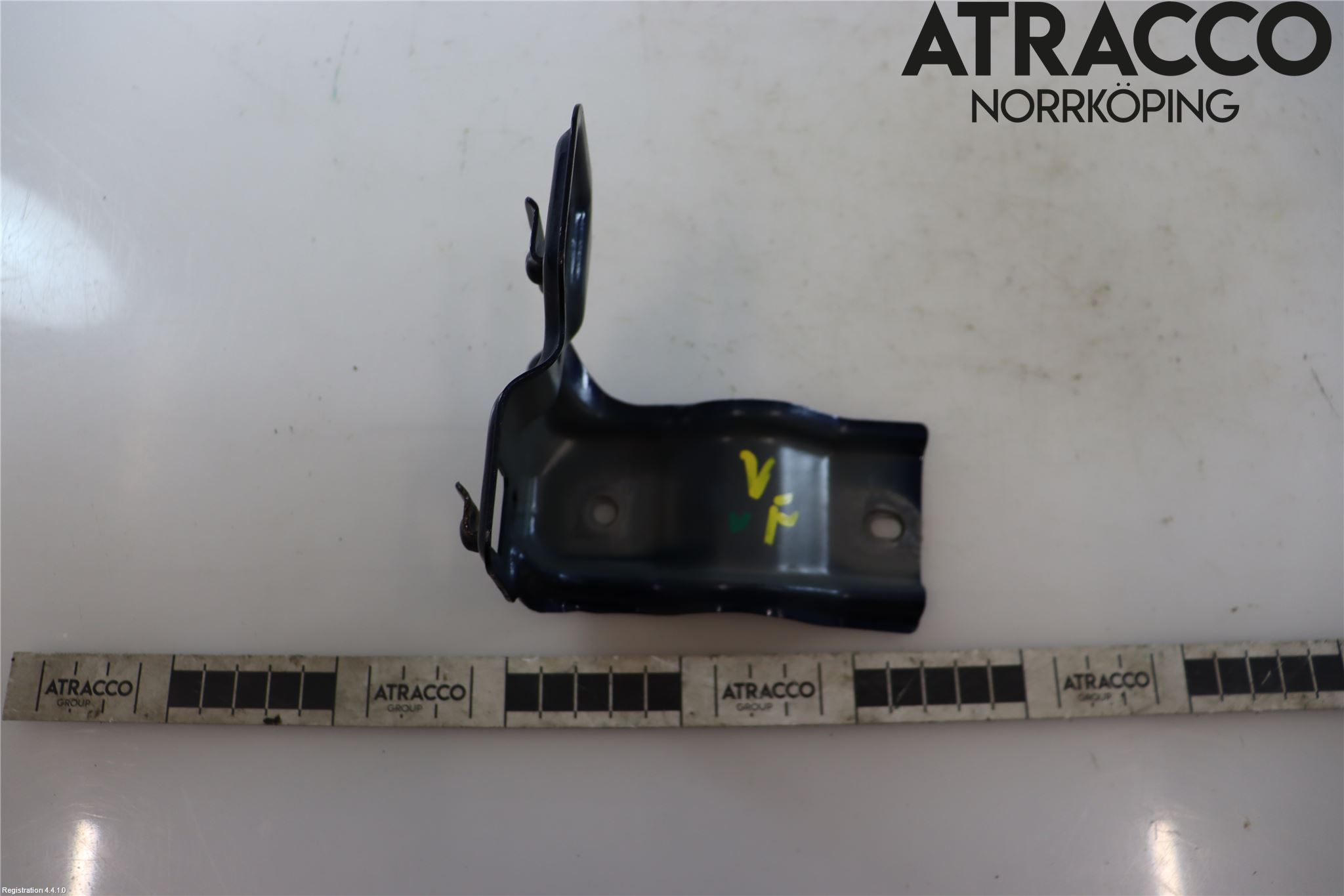 Toyota COROLLA 02-07 Skärmfäste Fram Vä