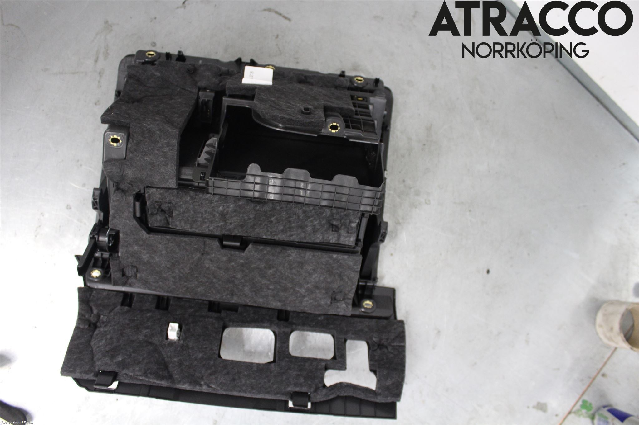 Audi Q2/SQ2 17- Handskfack