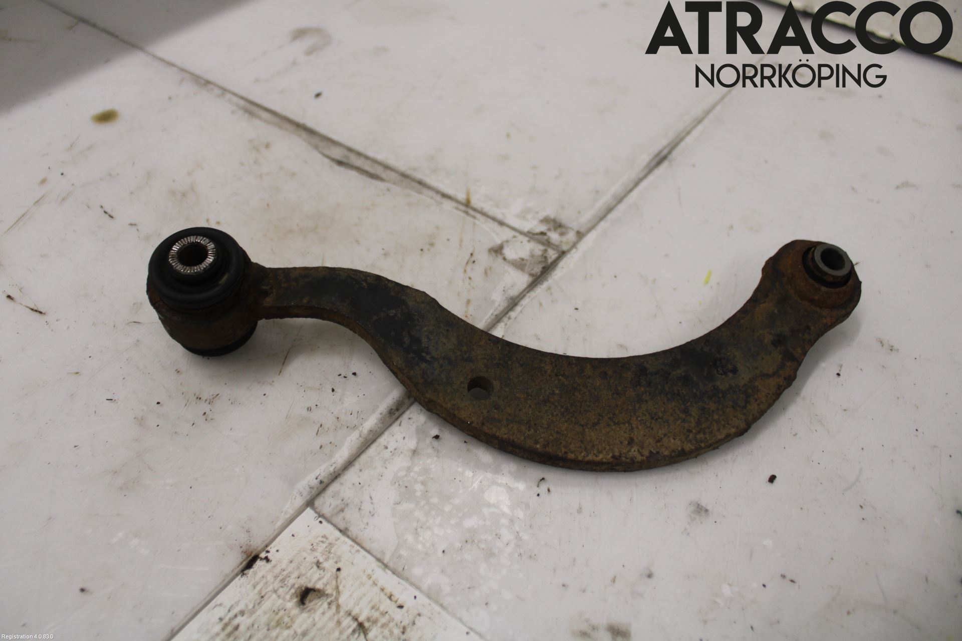 Toyota AVENSIS 09-15 Bärarm Bak Övre Höger