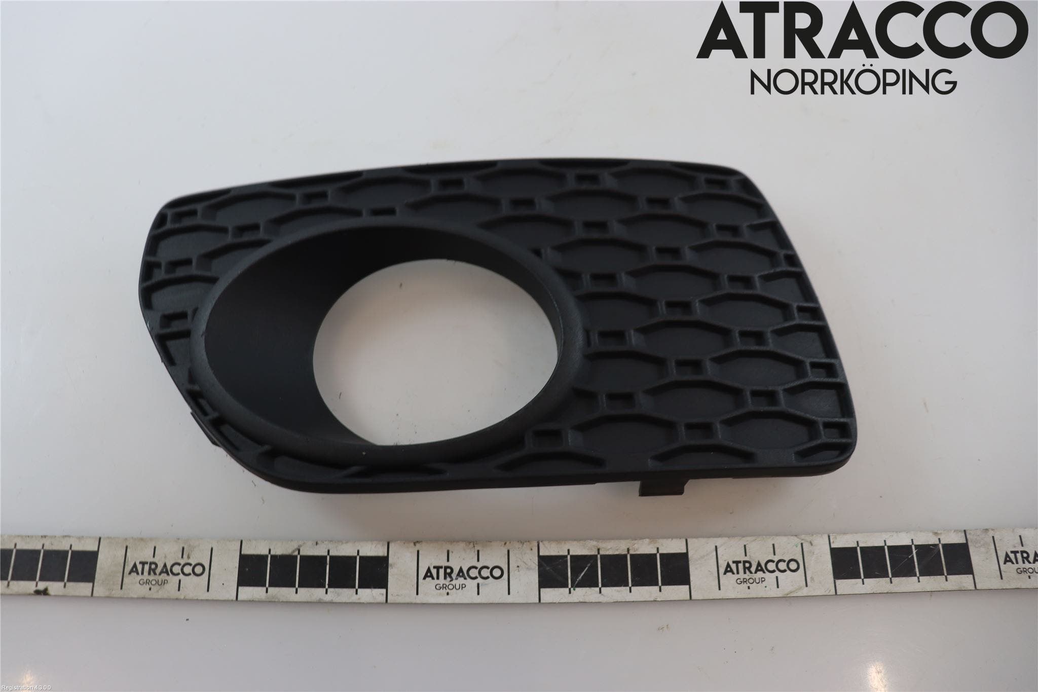 Volvo XC70 08-13 Dimljussarg Fram