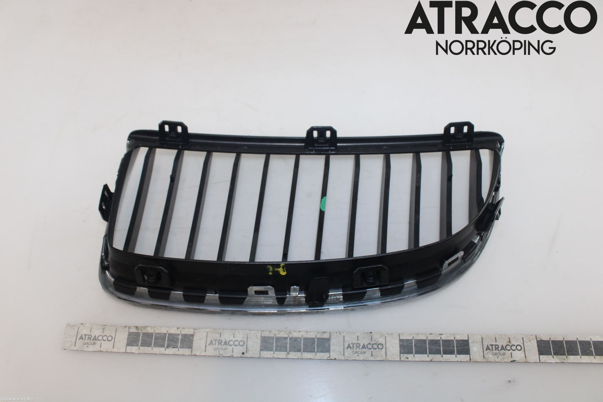 BMW 3 E90/91 SED/TOU 05-12 Grilldel Höger