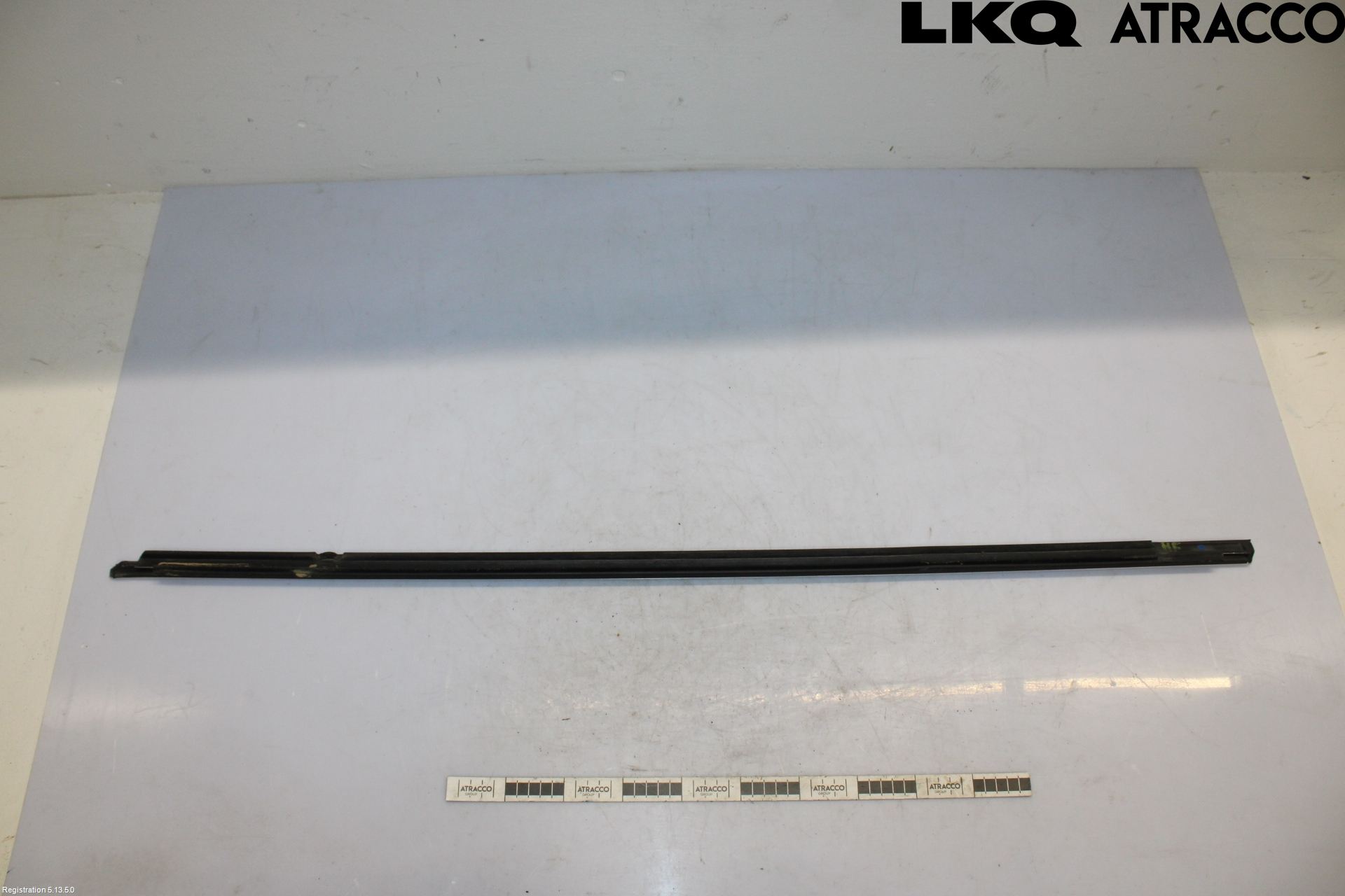 Volkswagen VW TIGUAN 16-24 Dörr Dekorlist Fram Hö