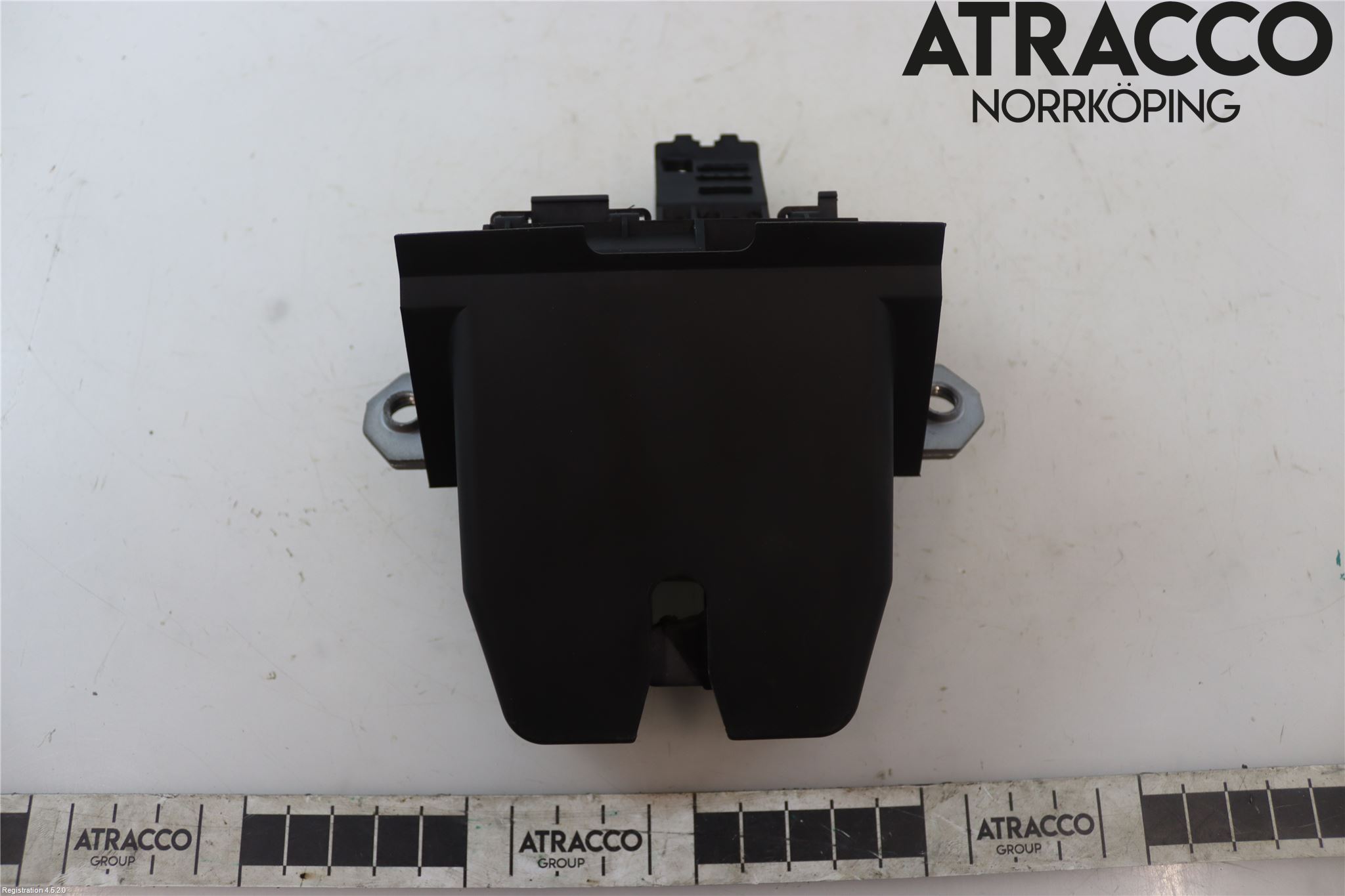 Volvo V40 12-19 Låskista Baklucka