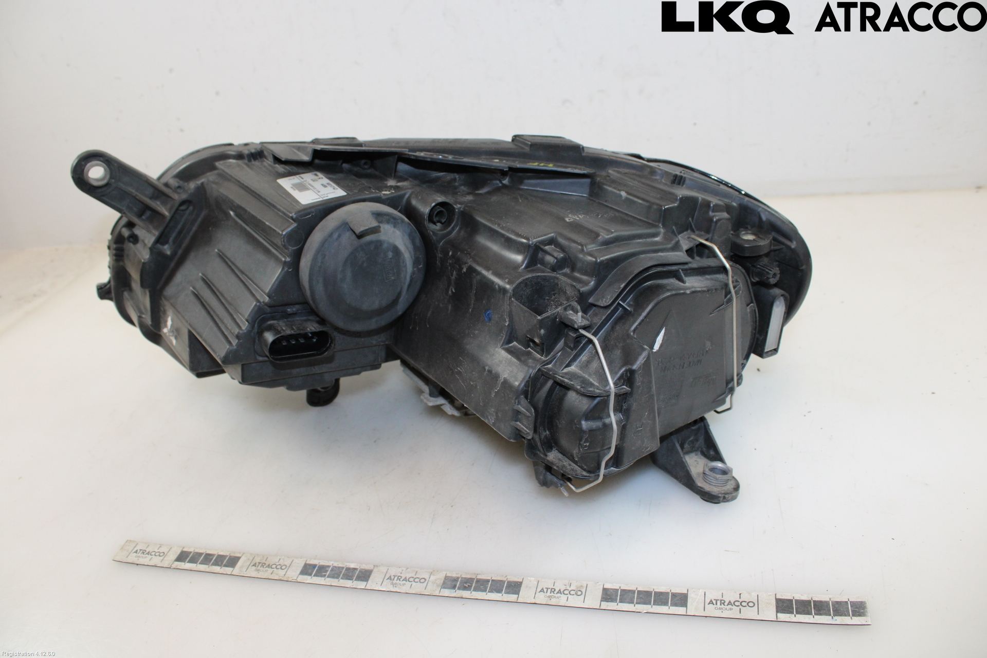 Volkswagen VW PASSAT 11-14 Strålkastare Höger