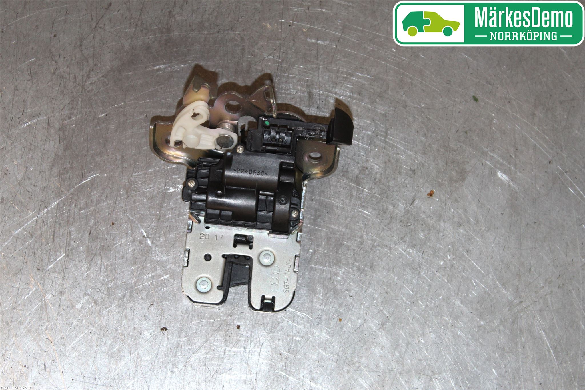 Audi A1/S1 11-18 Låskista Baklucka