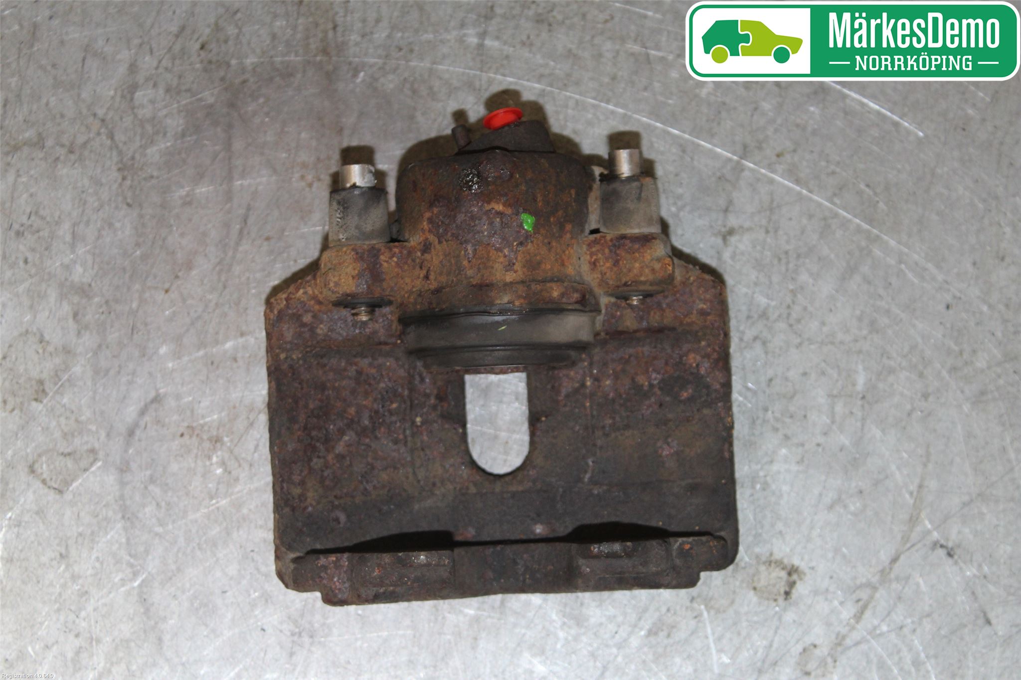 Volkswagen VW CADDY 11-15 Bromsok Fram Höger